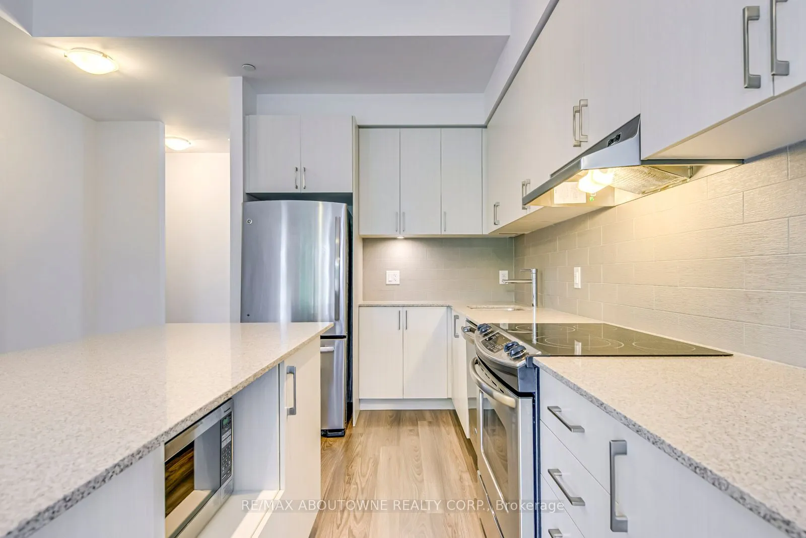 2560 Eglinton Avenue W, #Th101
