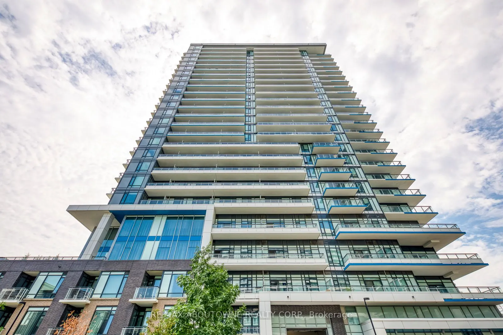 2560 Eglinton Avenue W, #Th101