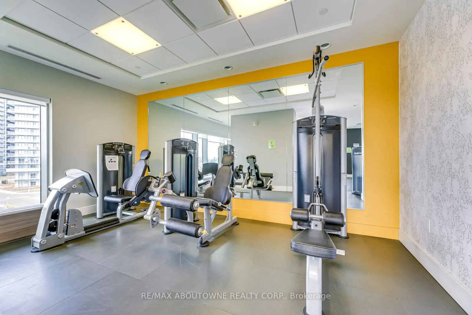2560 Eglinton Avenue W, #Th101