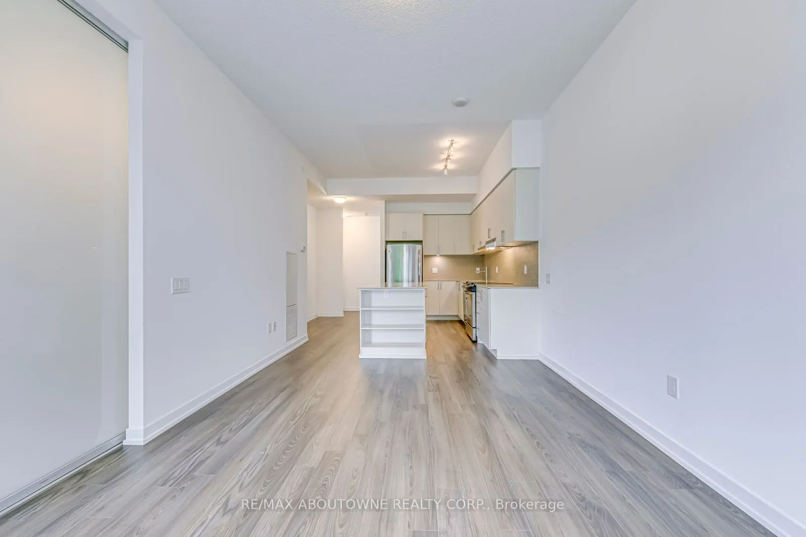 2560 Eglinton Avenue W, #Th101
