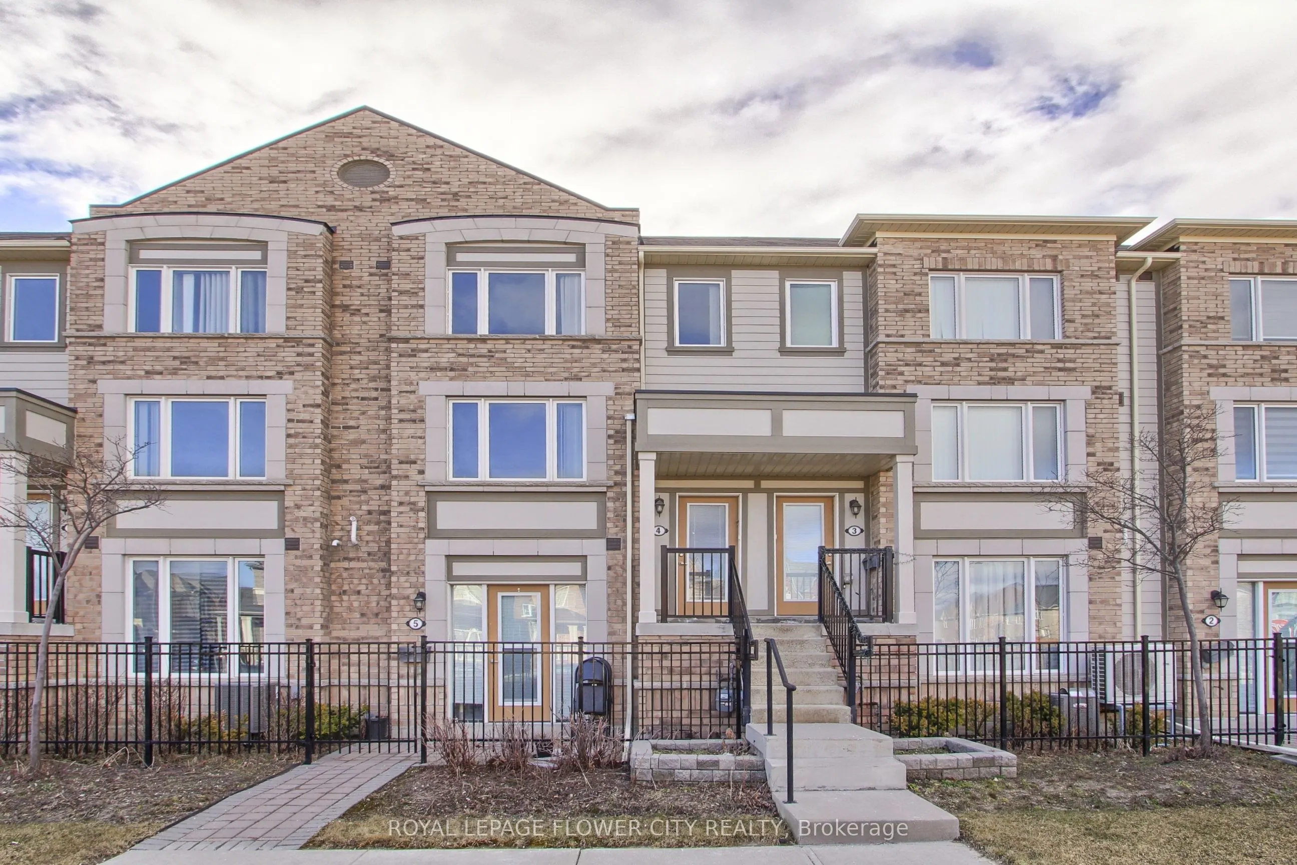 1 Beckenrose Court N, #4