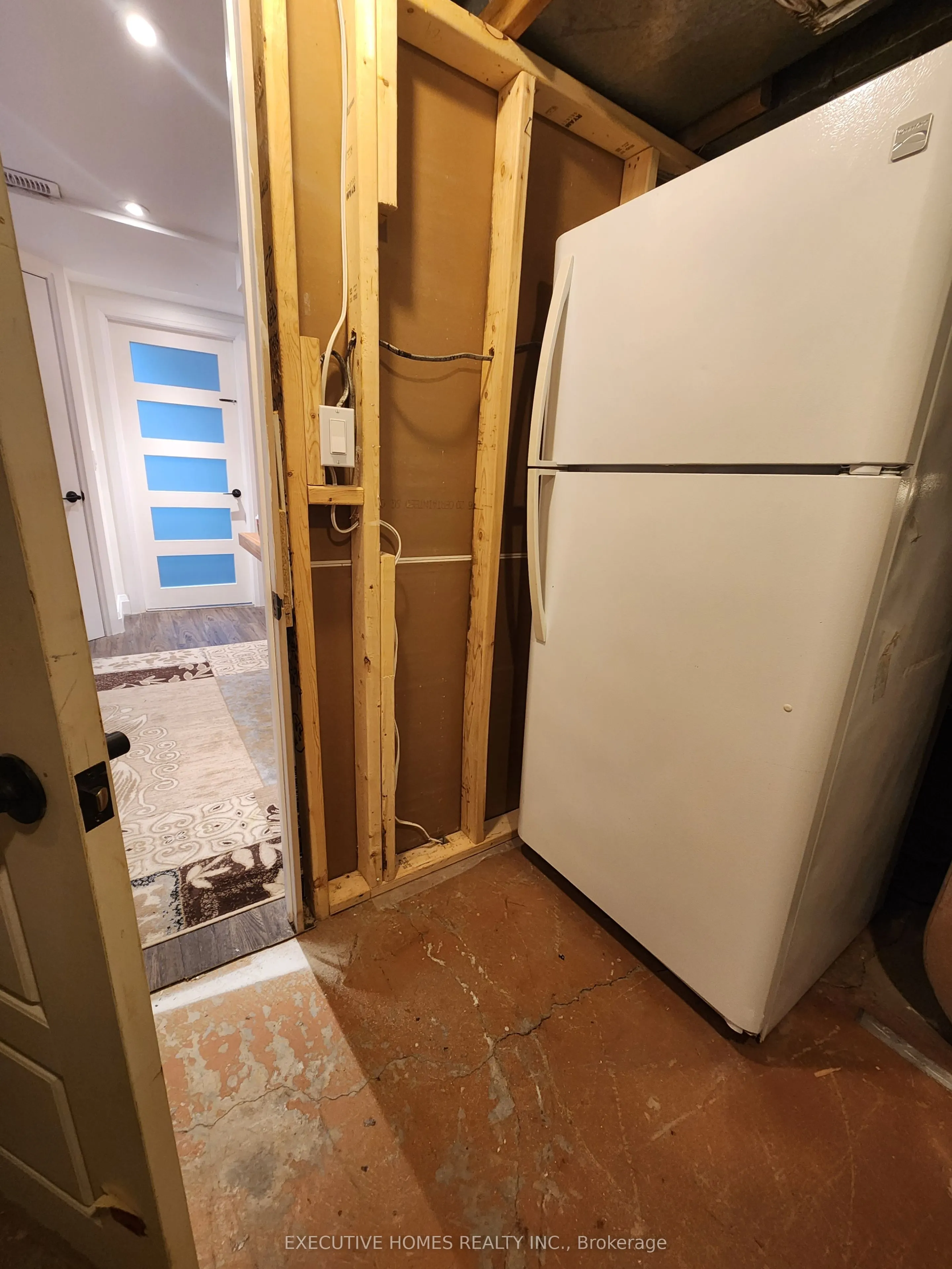 5382 Spruce Avenue N, #Basement