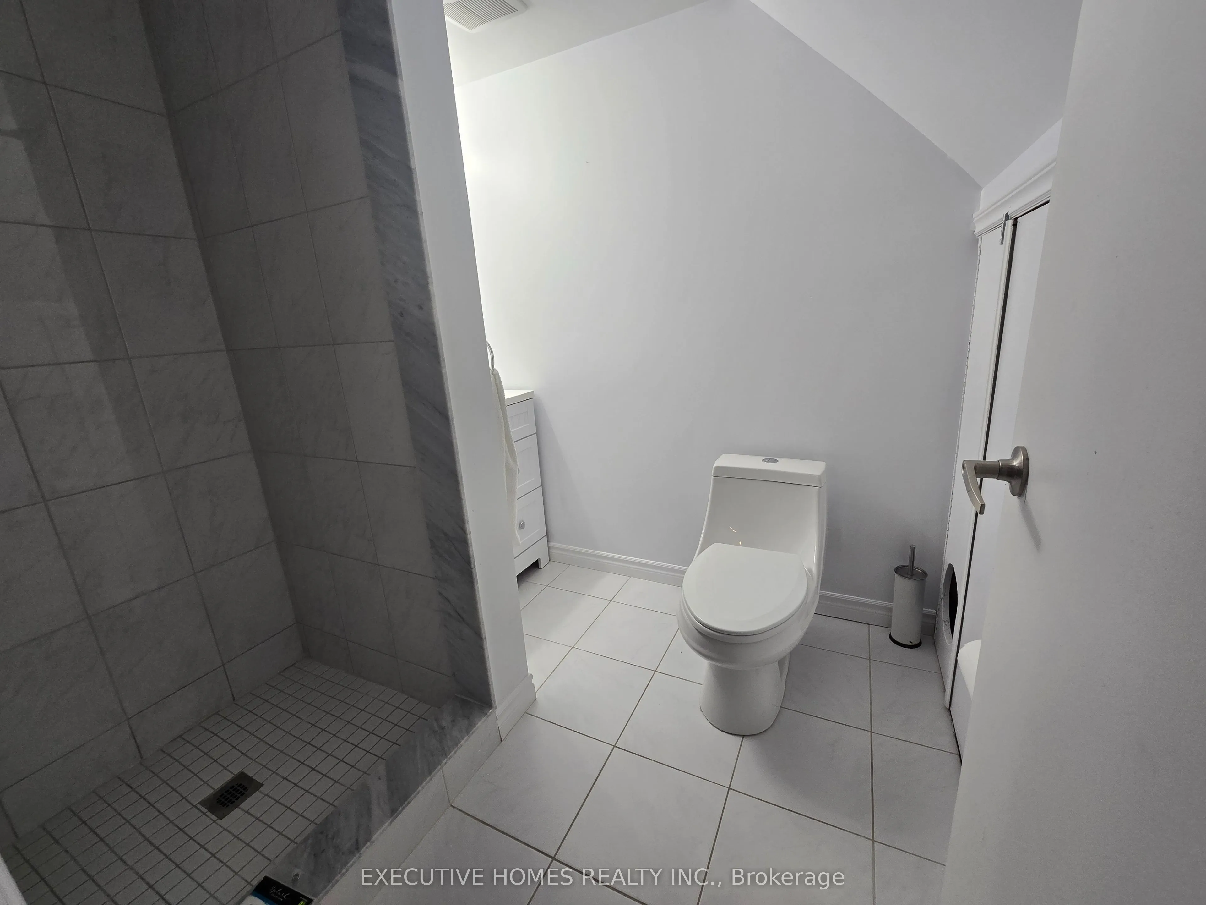 5382 Spruce Avenue N, #Basement