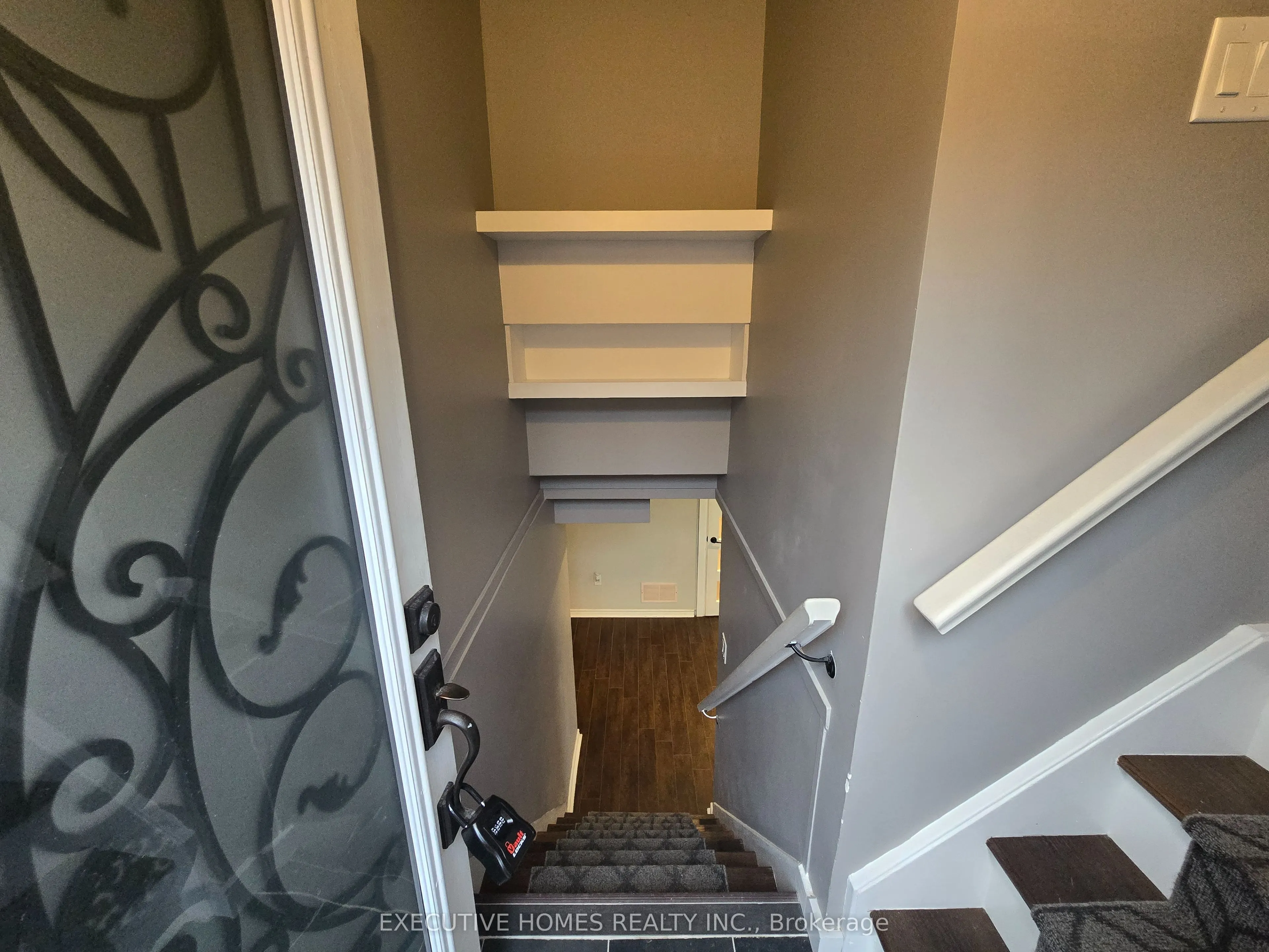 5382 Spruce Avenue N, #Basement