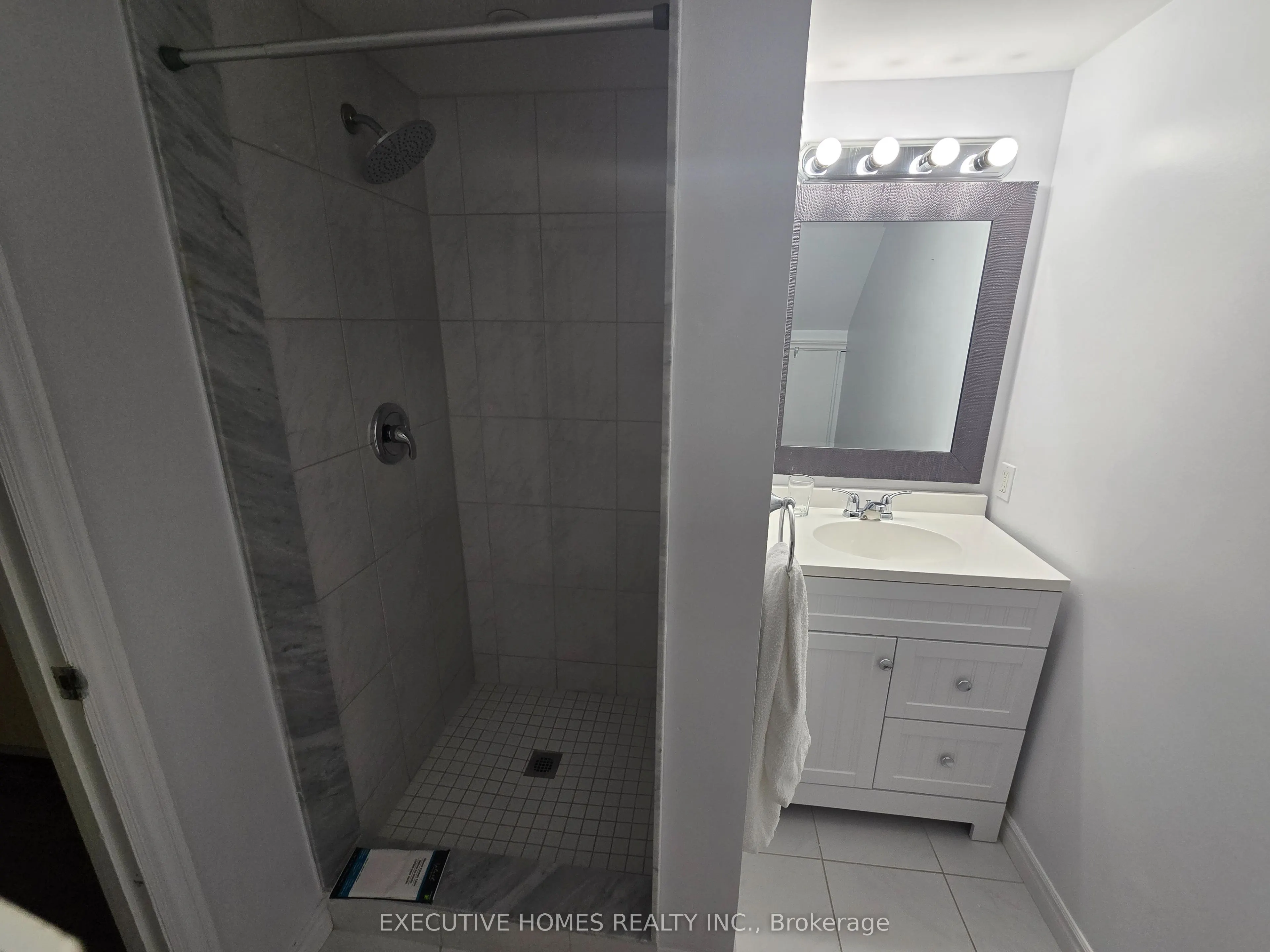 5382 Spruce Avenue N, #Basement