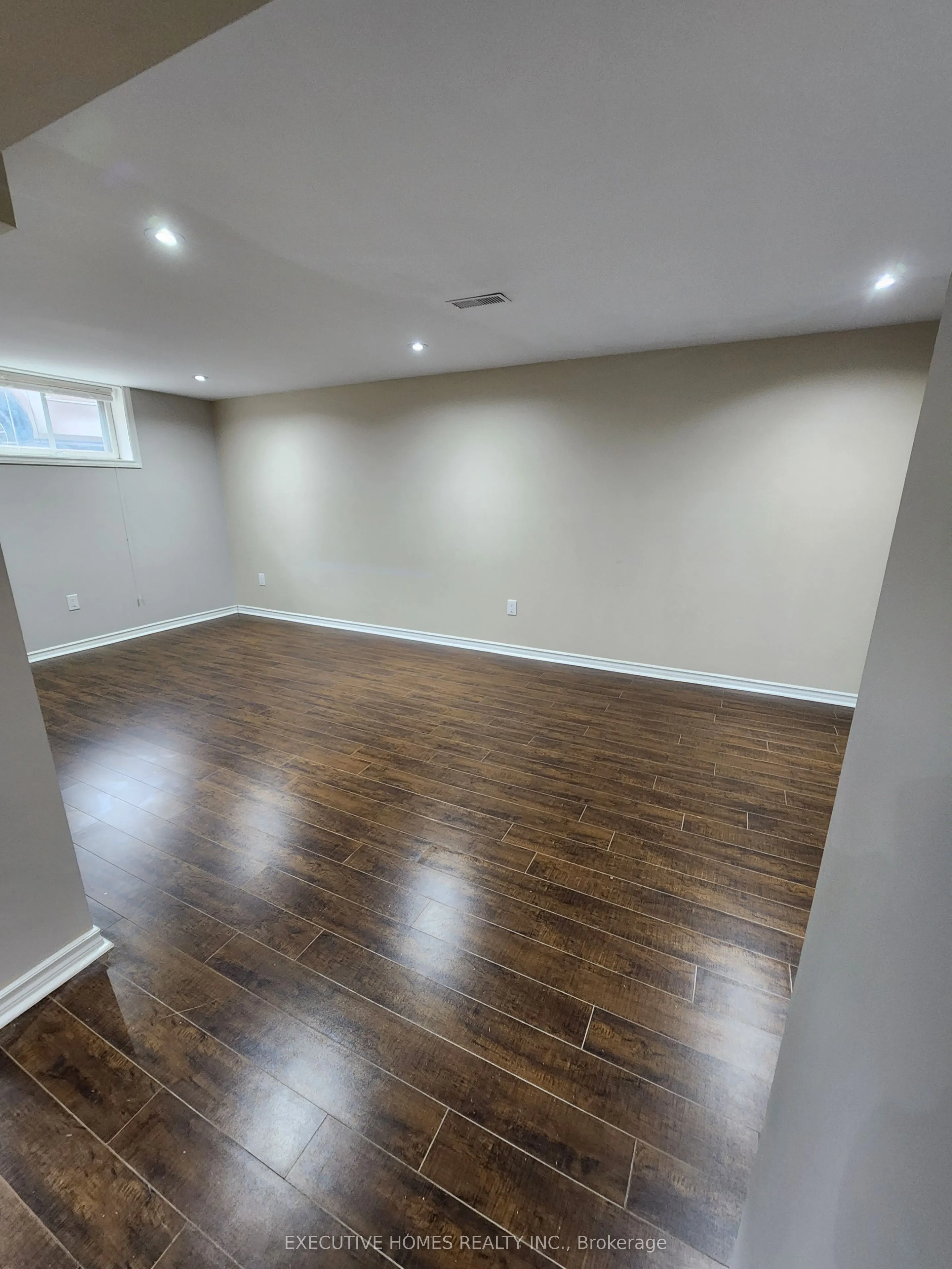 5382 Spruce Avenue N, #Basement