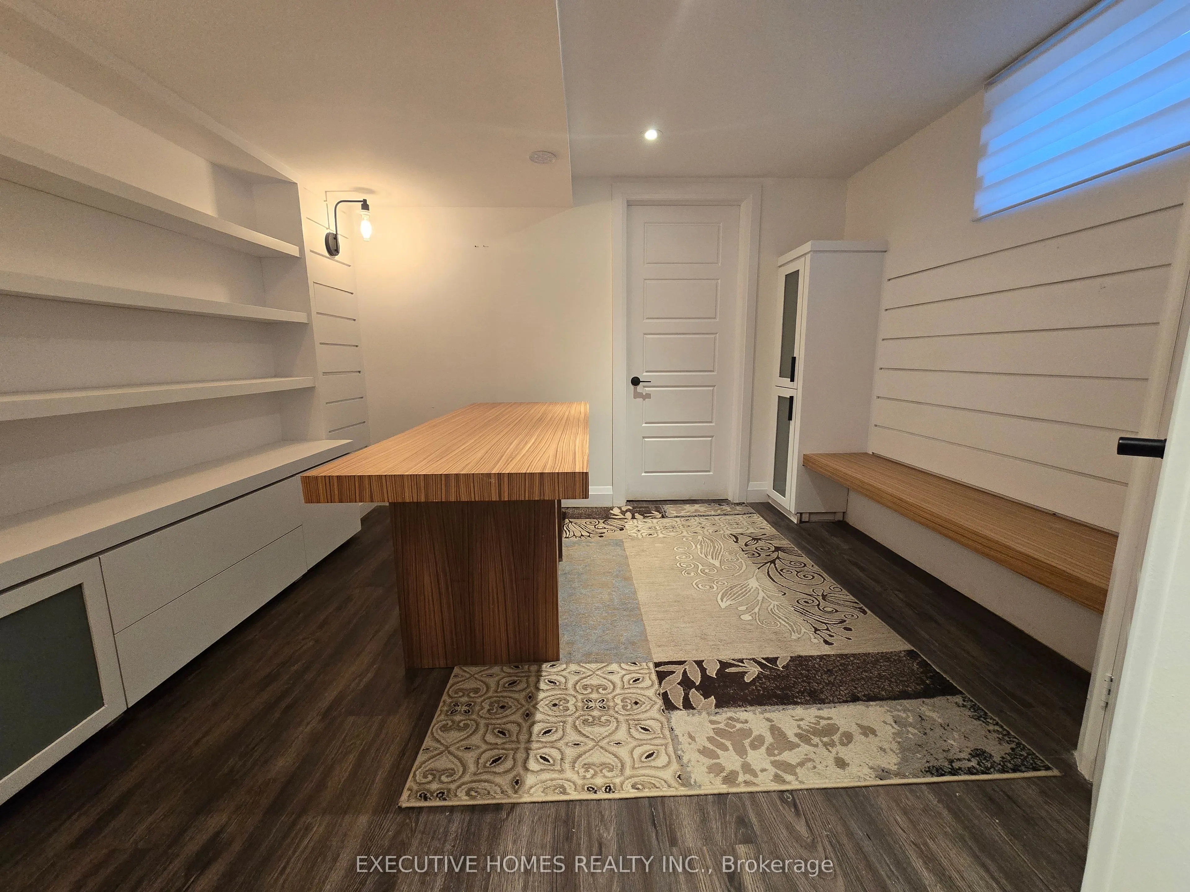 5382 Spruce Avenue N, #Basement