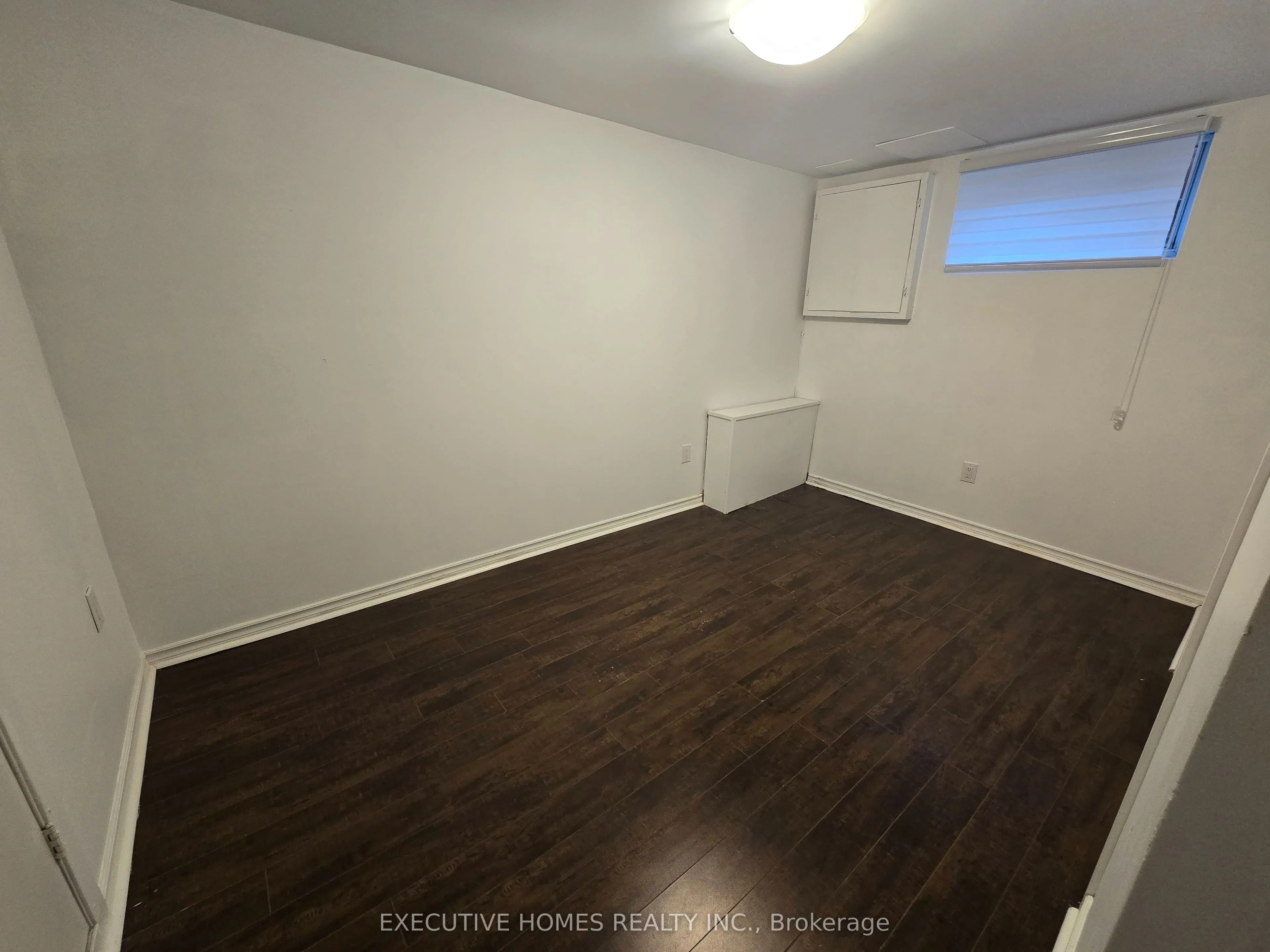 5382 Spruce Avenue N, #Basement