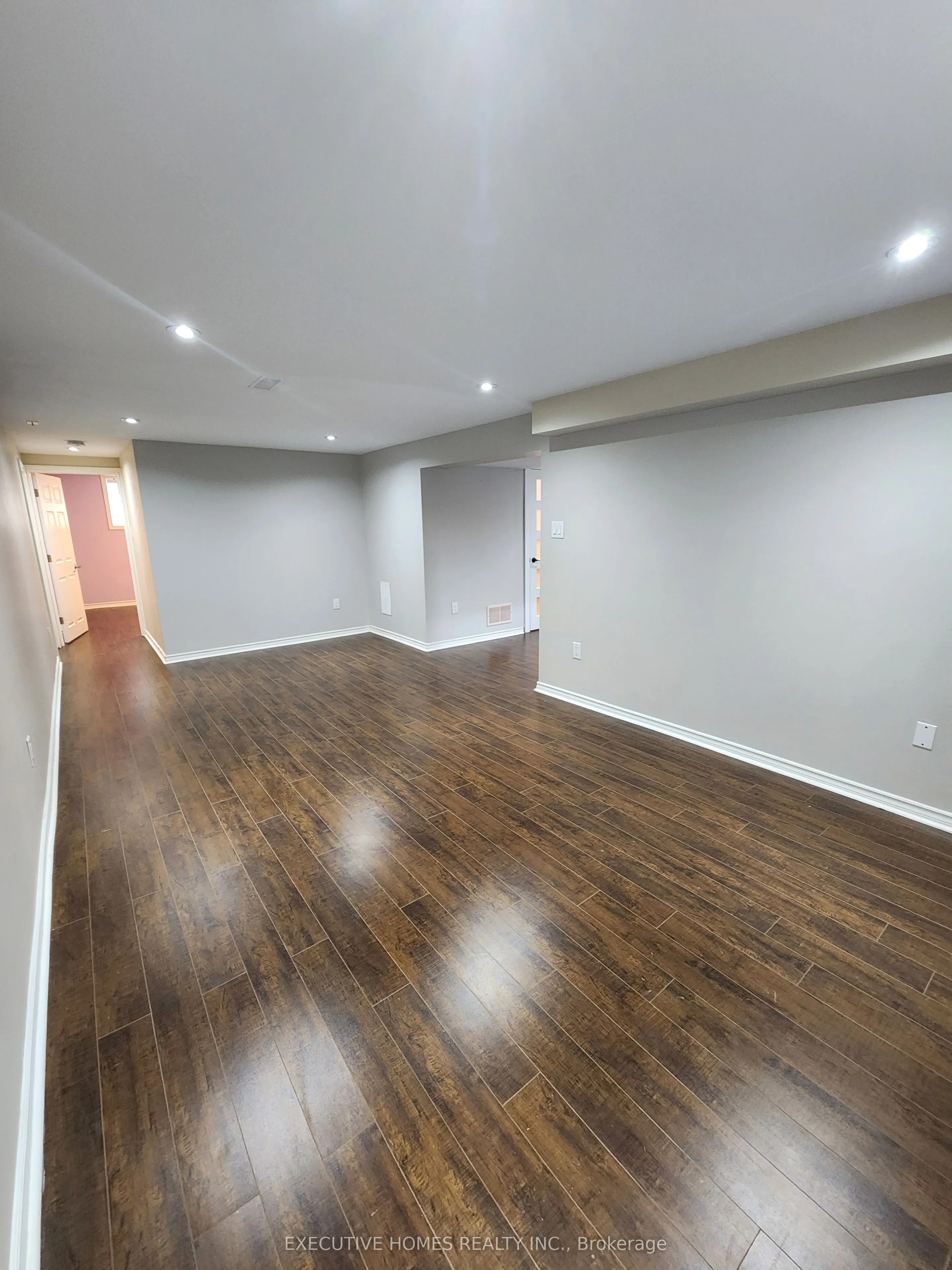 5382 Spruce Avenue N, #Basement