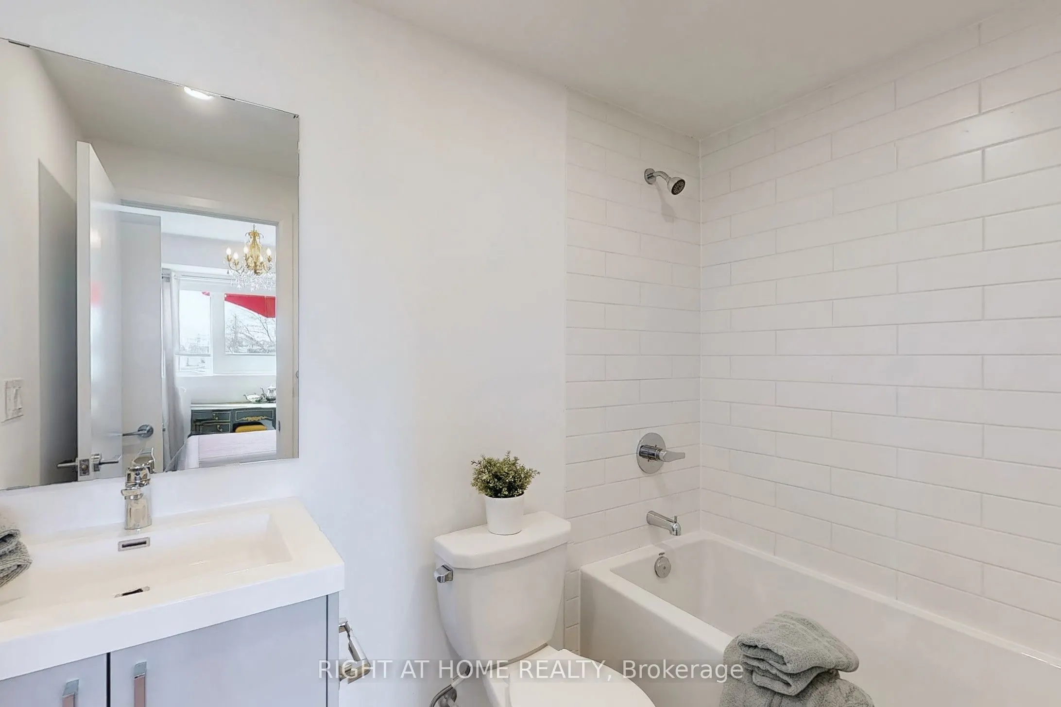 385 Osler Street, #202