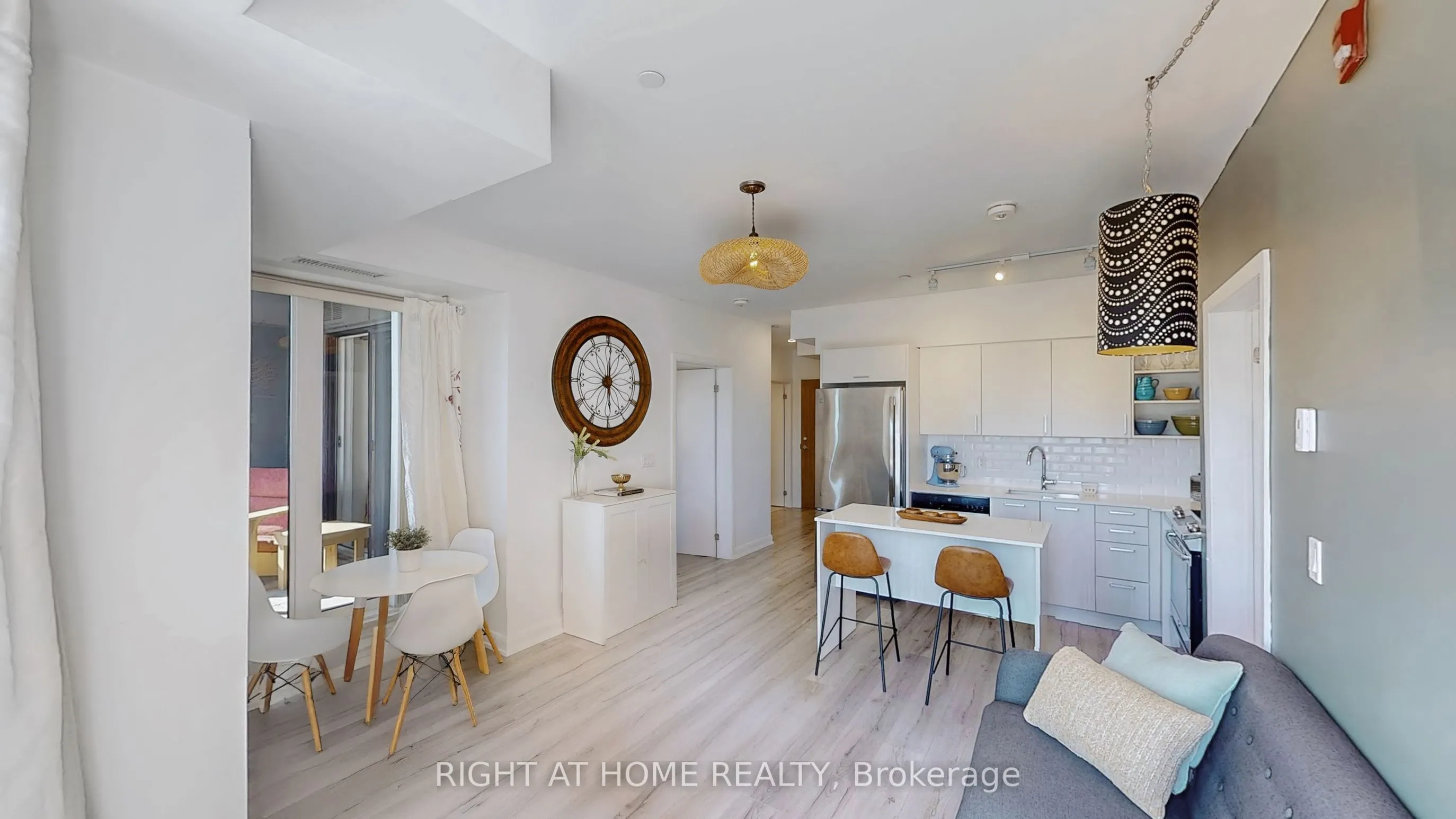 385 Osler Street, #202