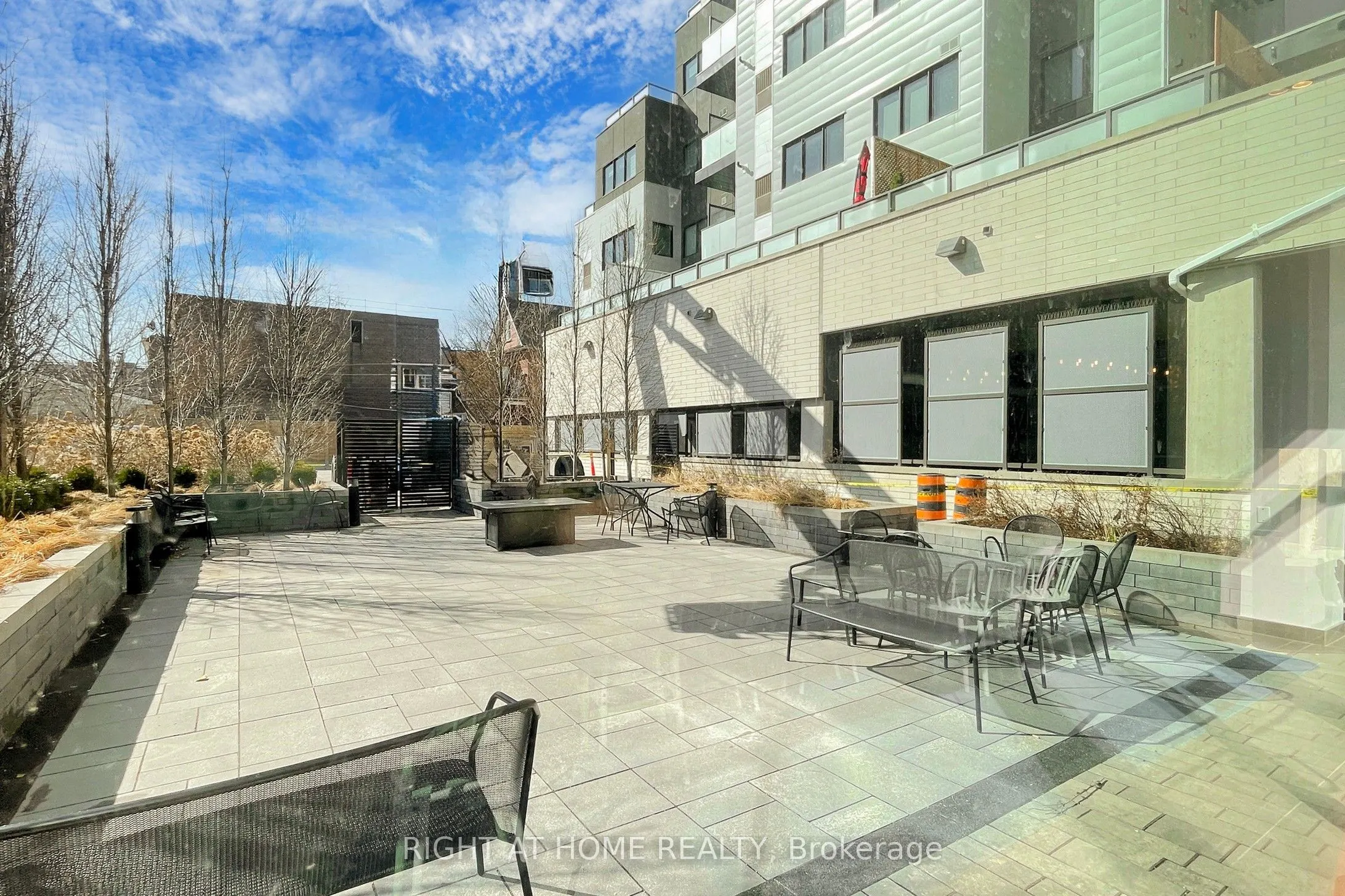 385 Osler Street, #202