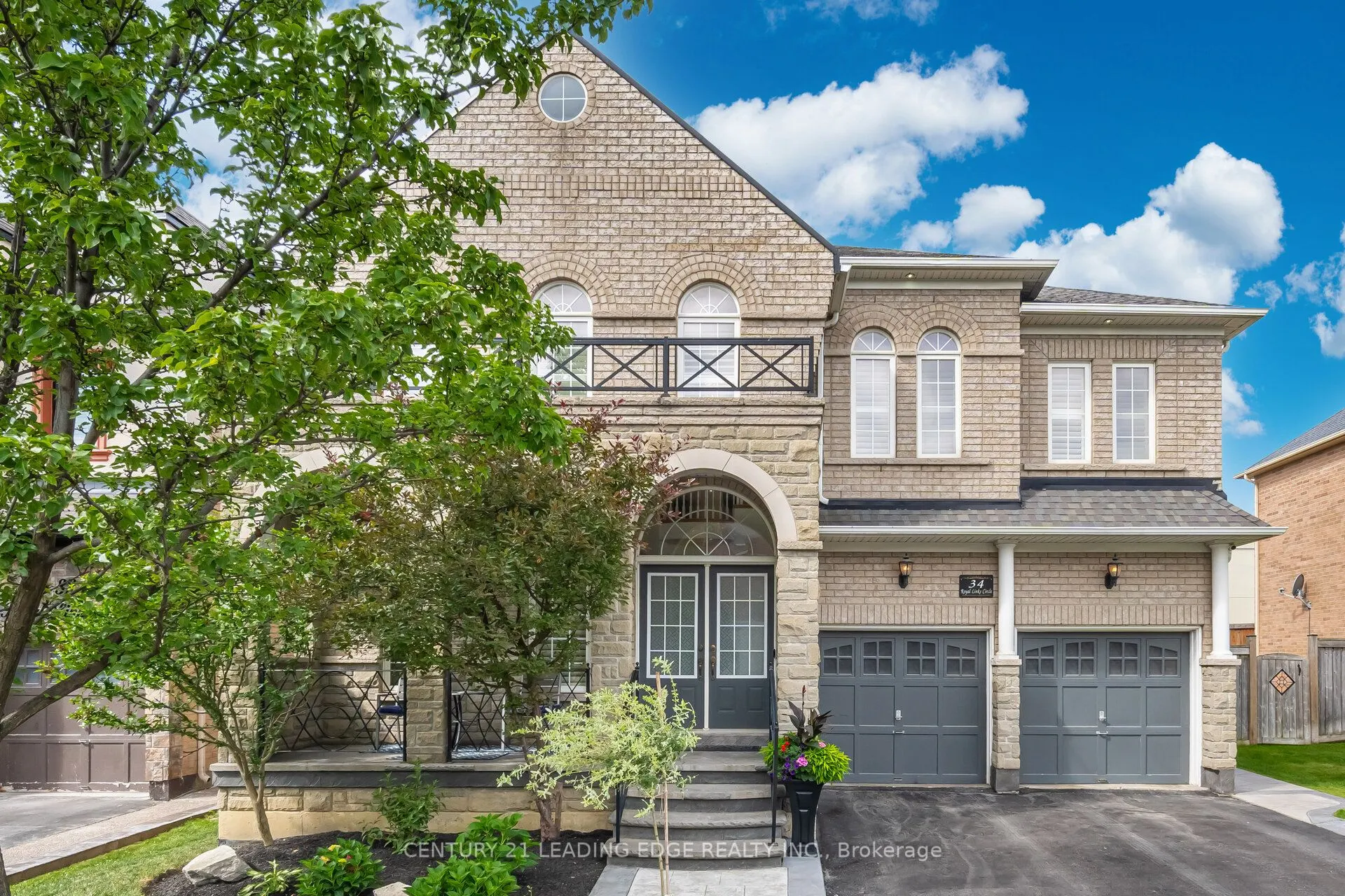 34 Royal Links Circle
