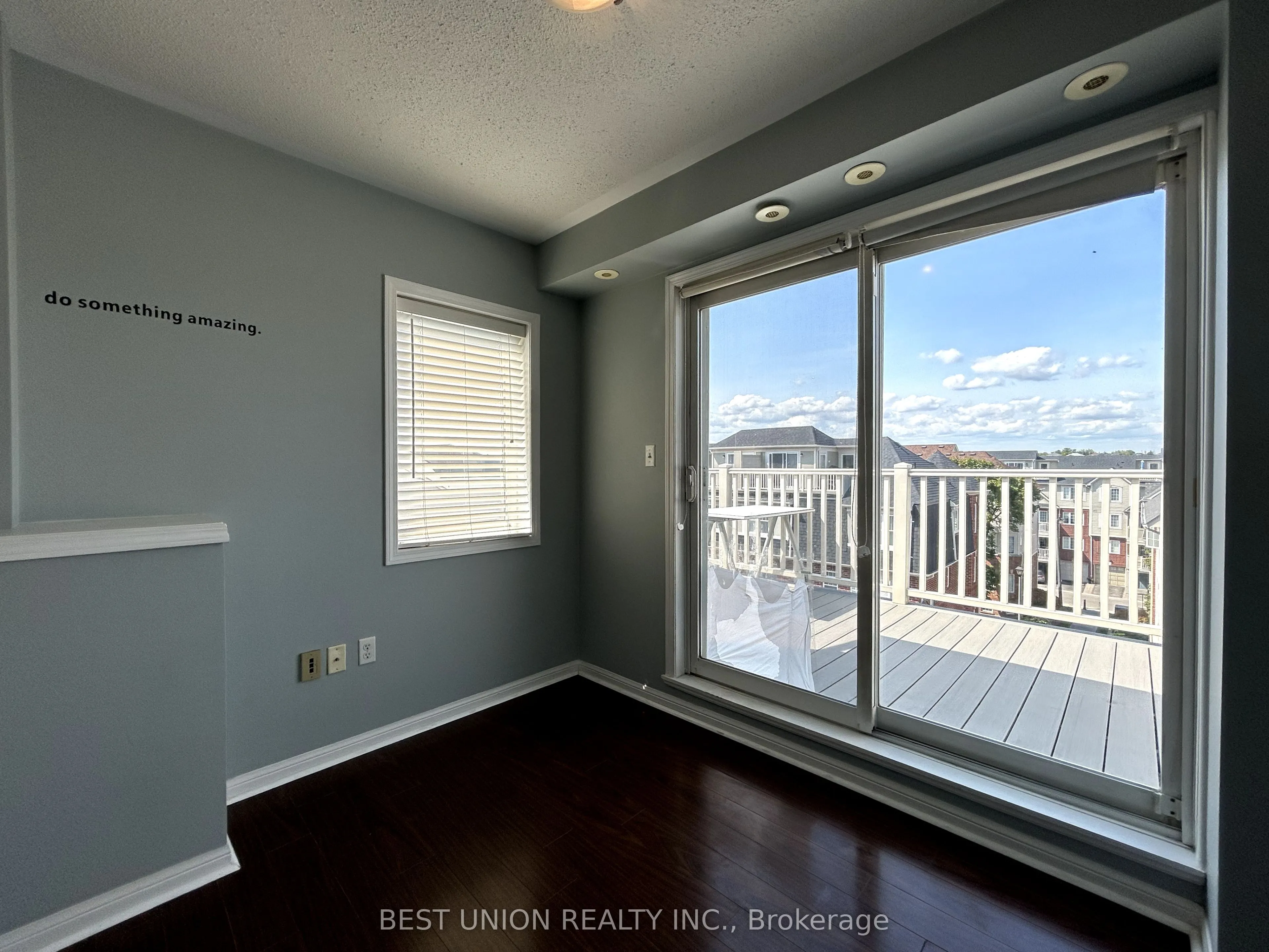 613 Dundas Street W, #6