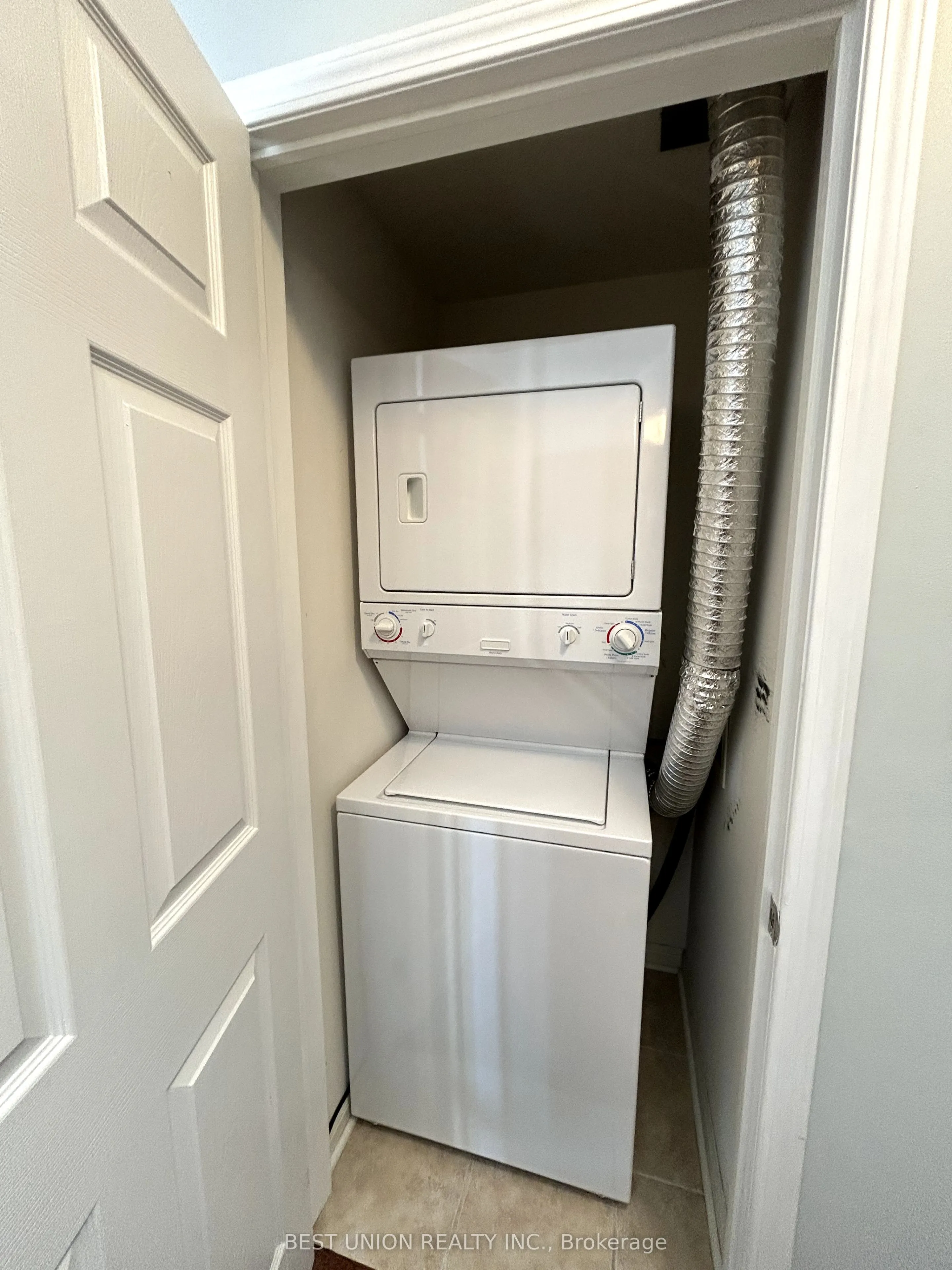 613 Dundas Street W, #6