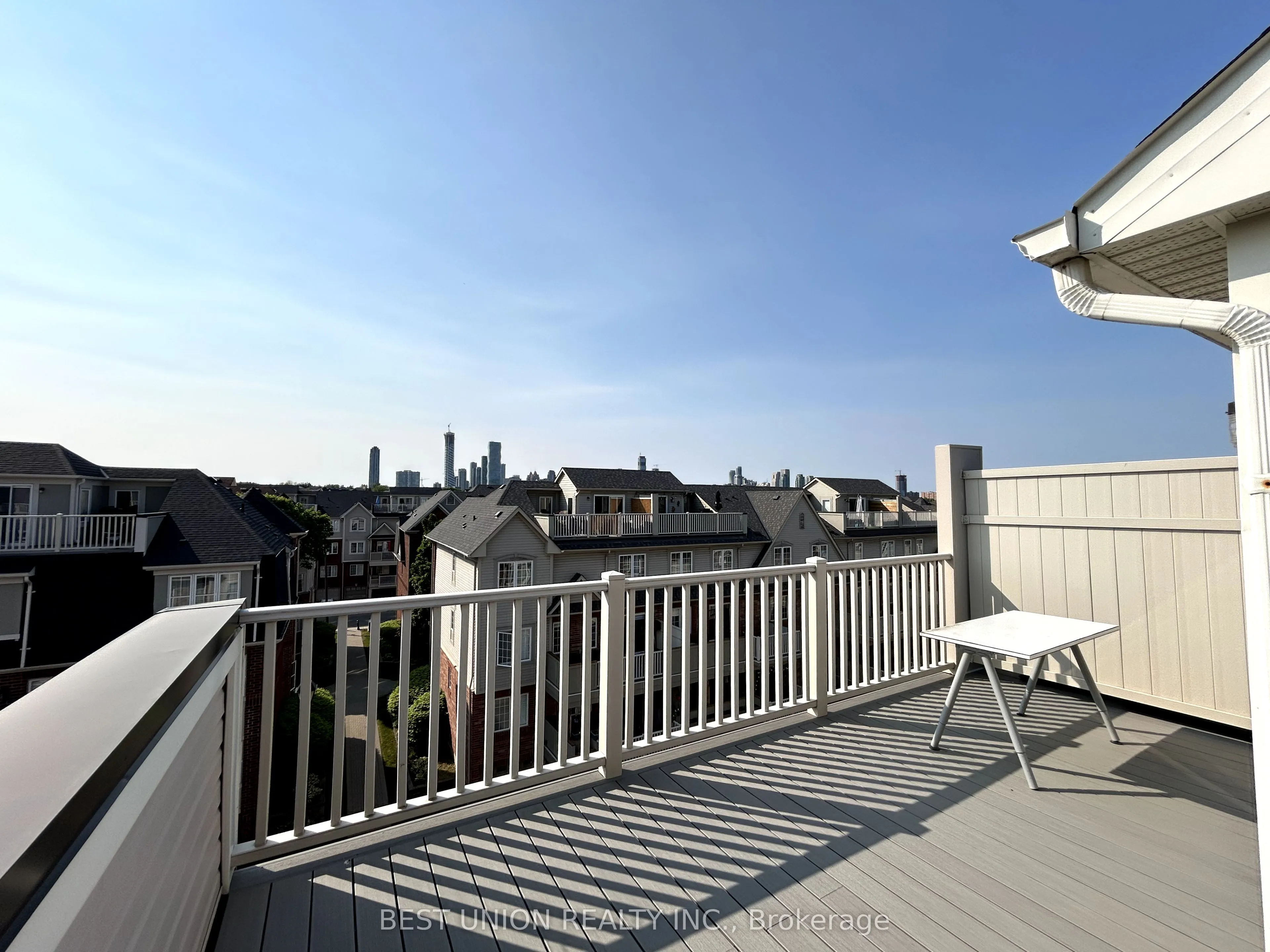 613 Dundas Street W, #6
