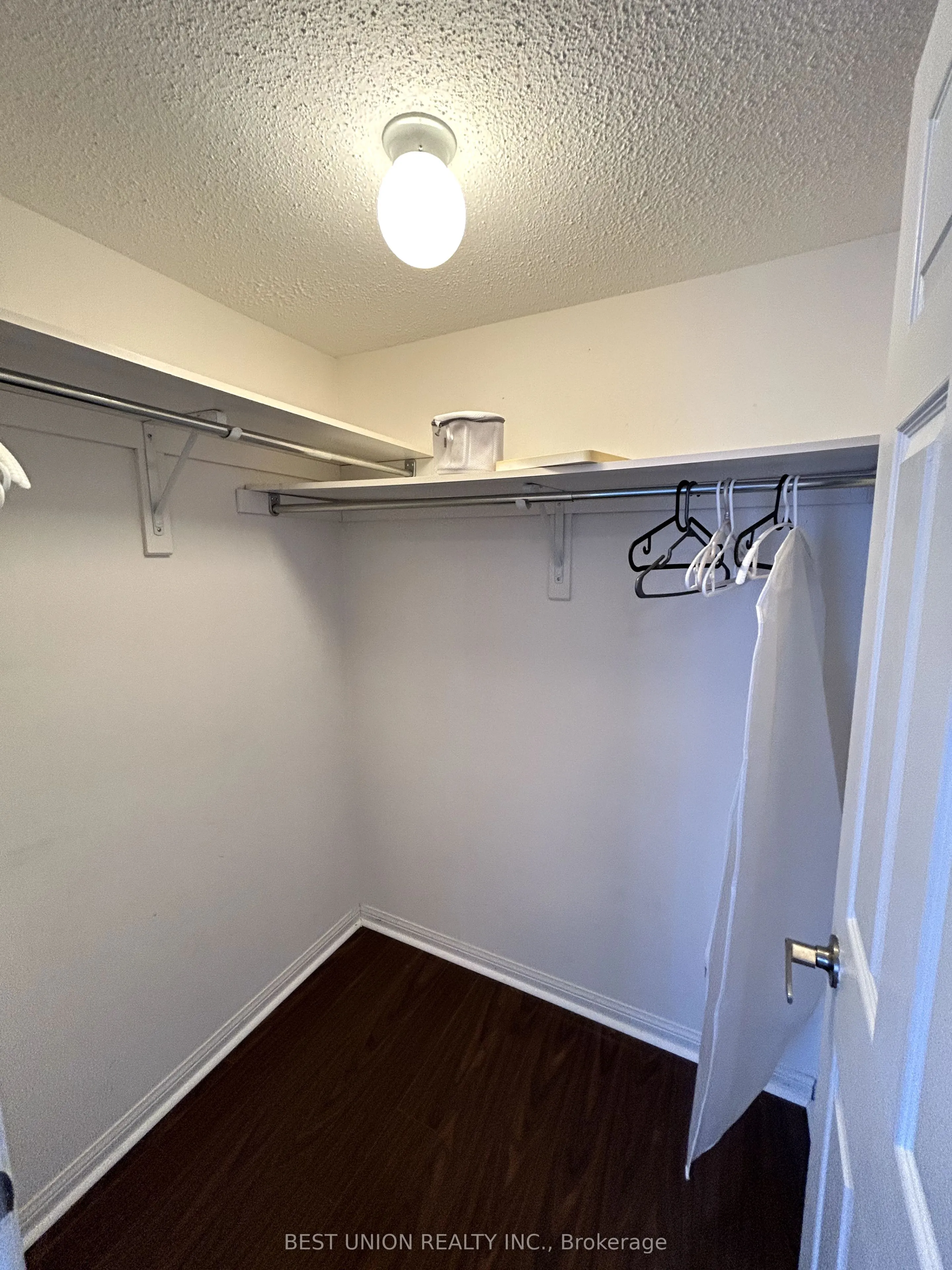613 Dundas Street W, #6