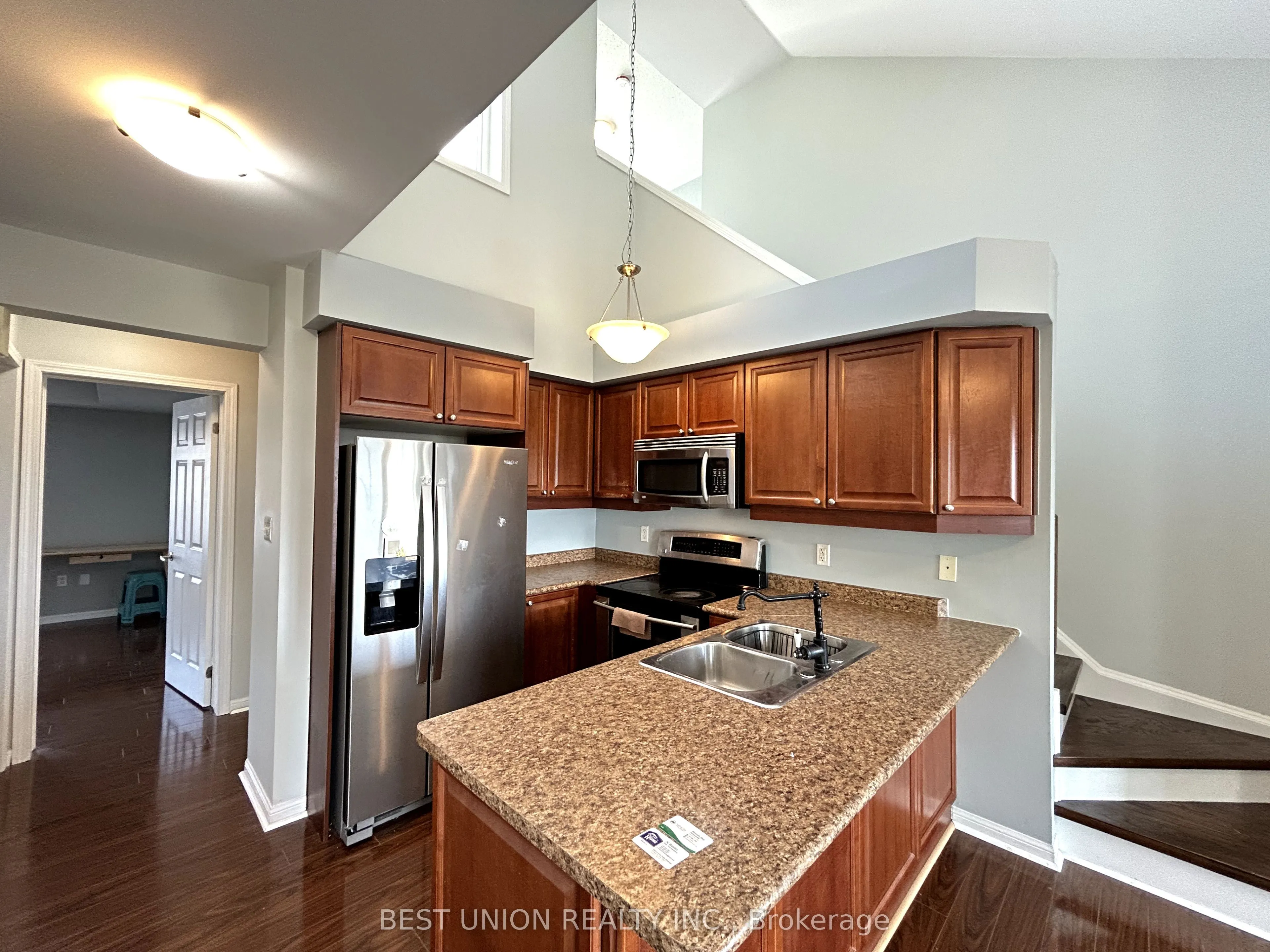 613 Dundas Street W, #6
