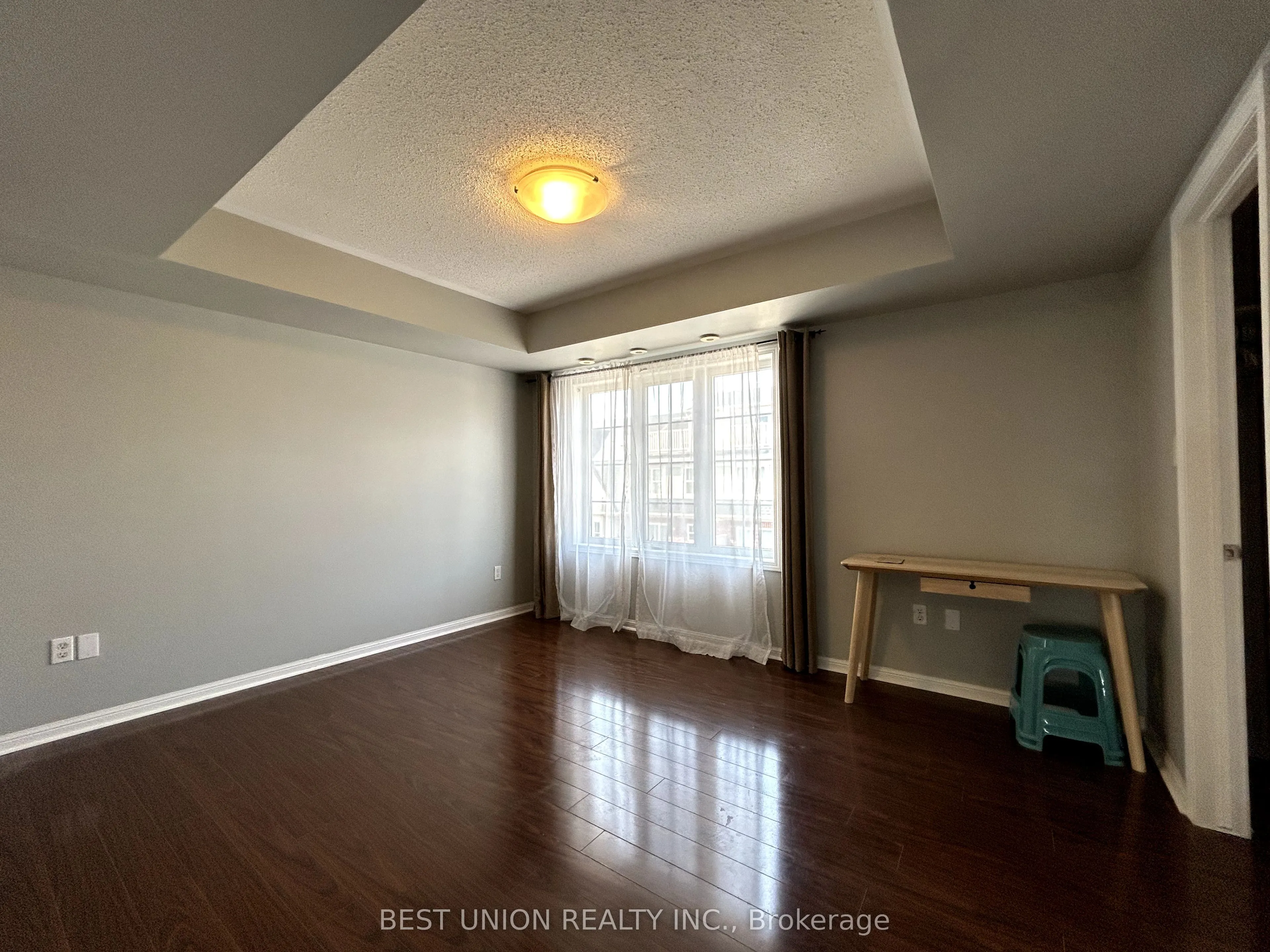 613 Dundas Street W, #6