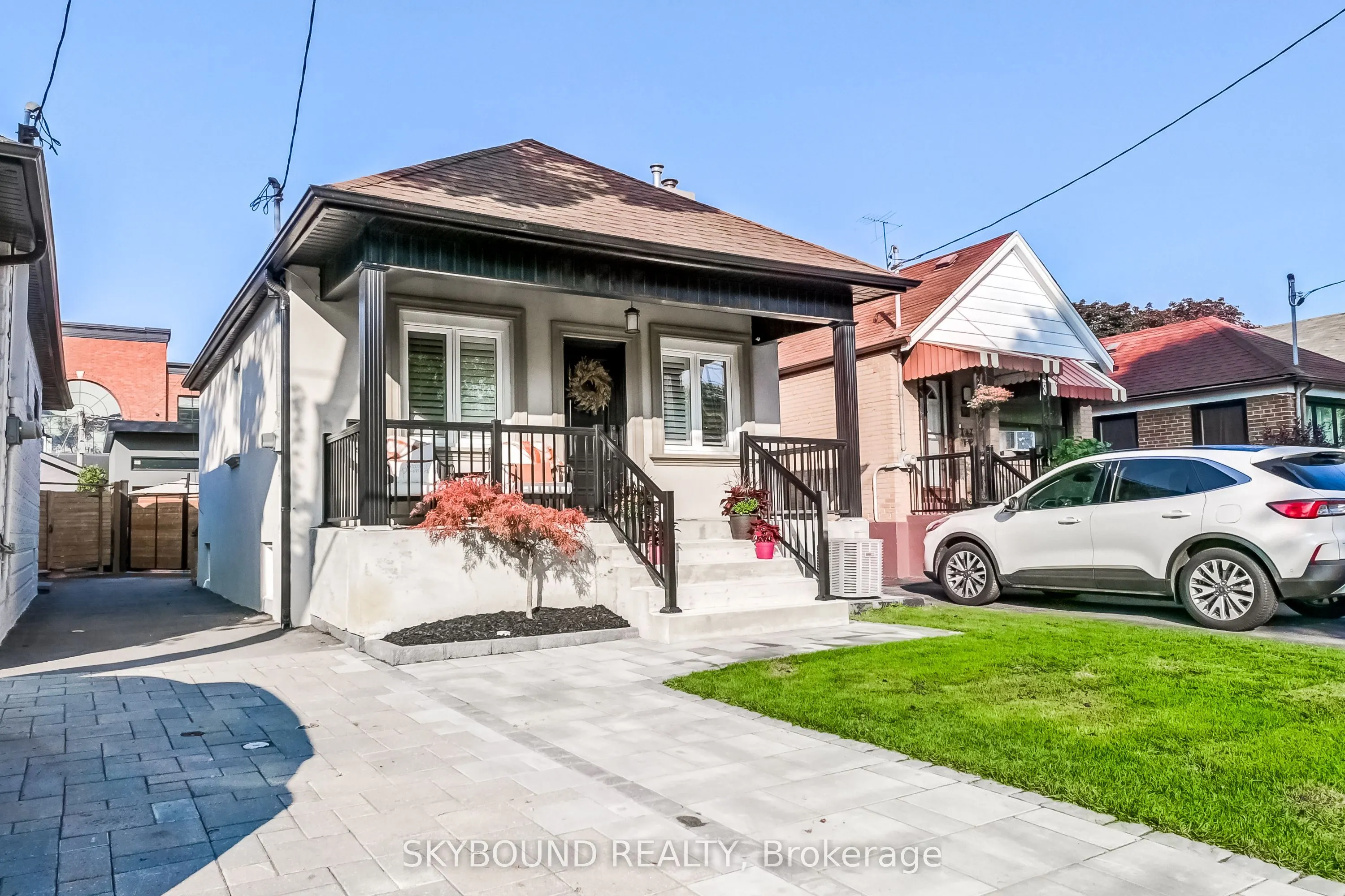100 Florence Crescent