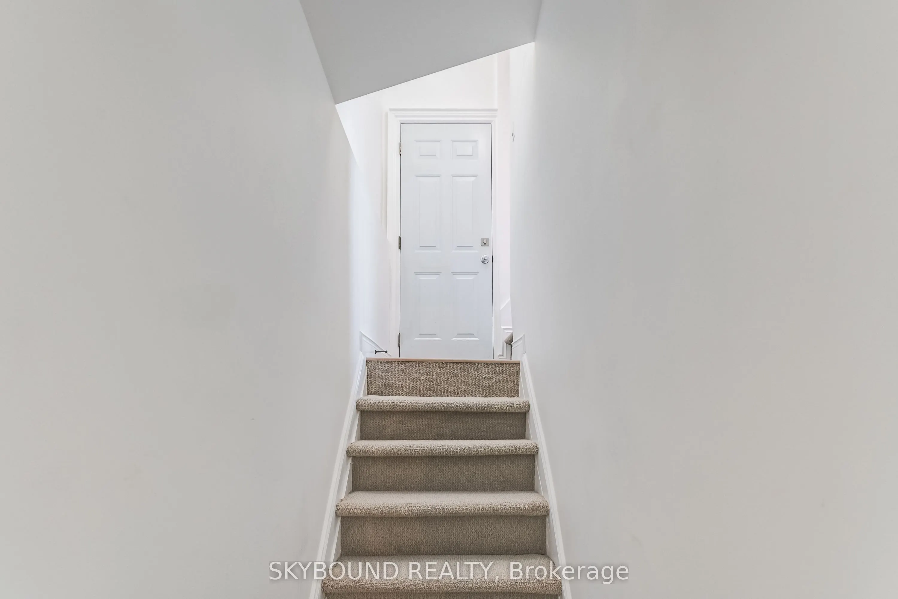100 Florence Crescent
