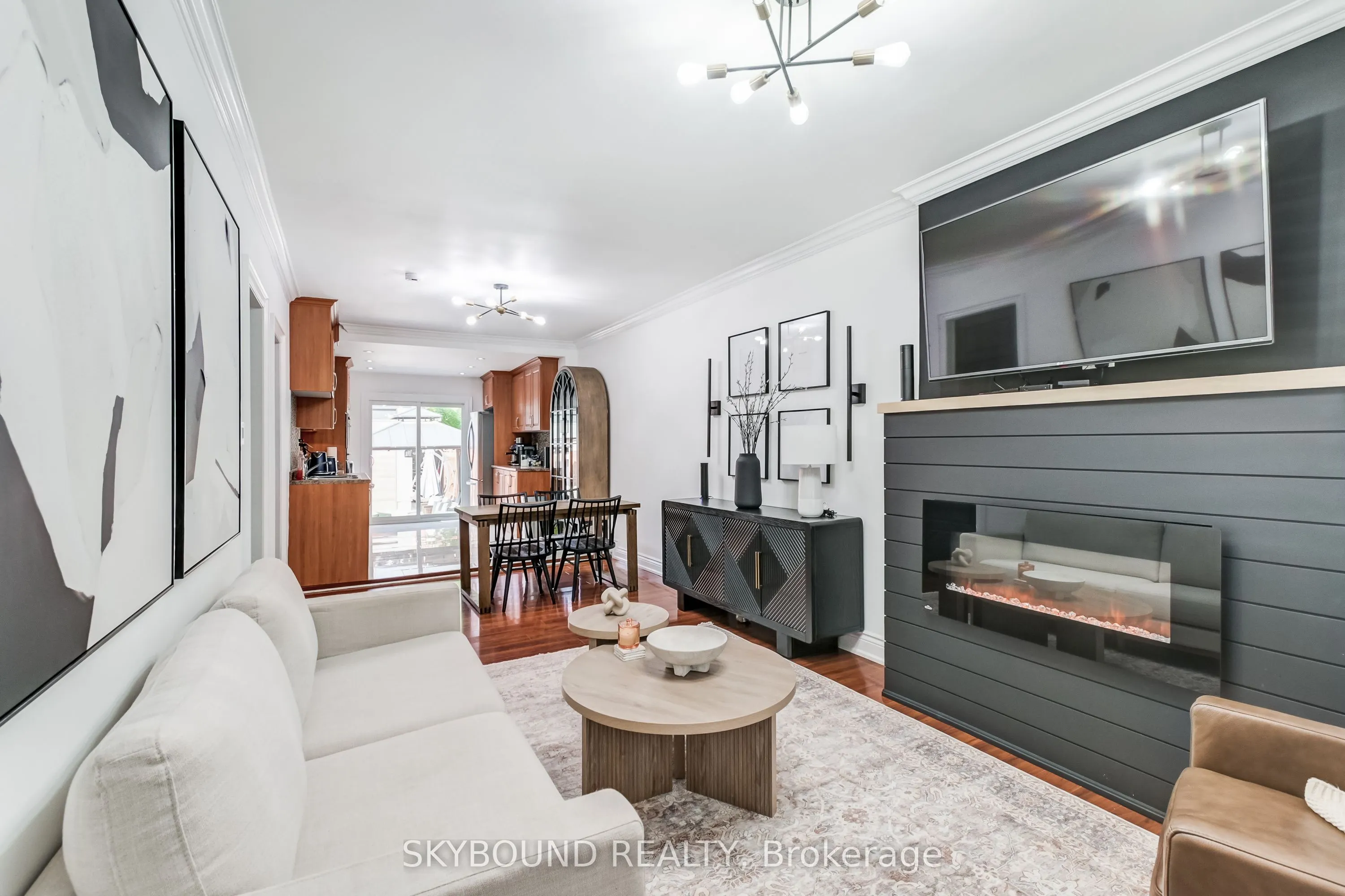 100 Florence Crescent