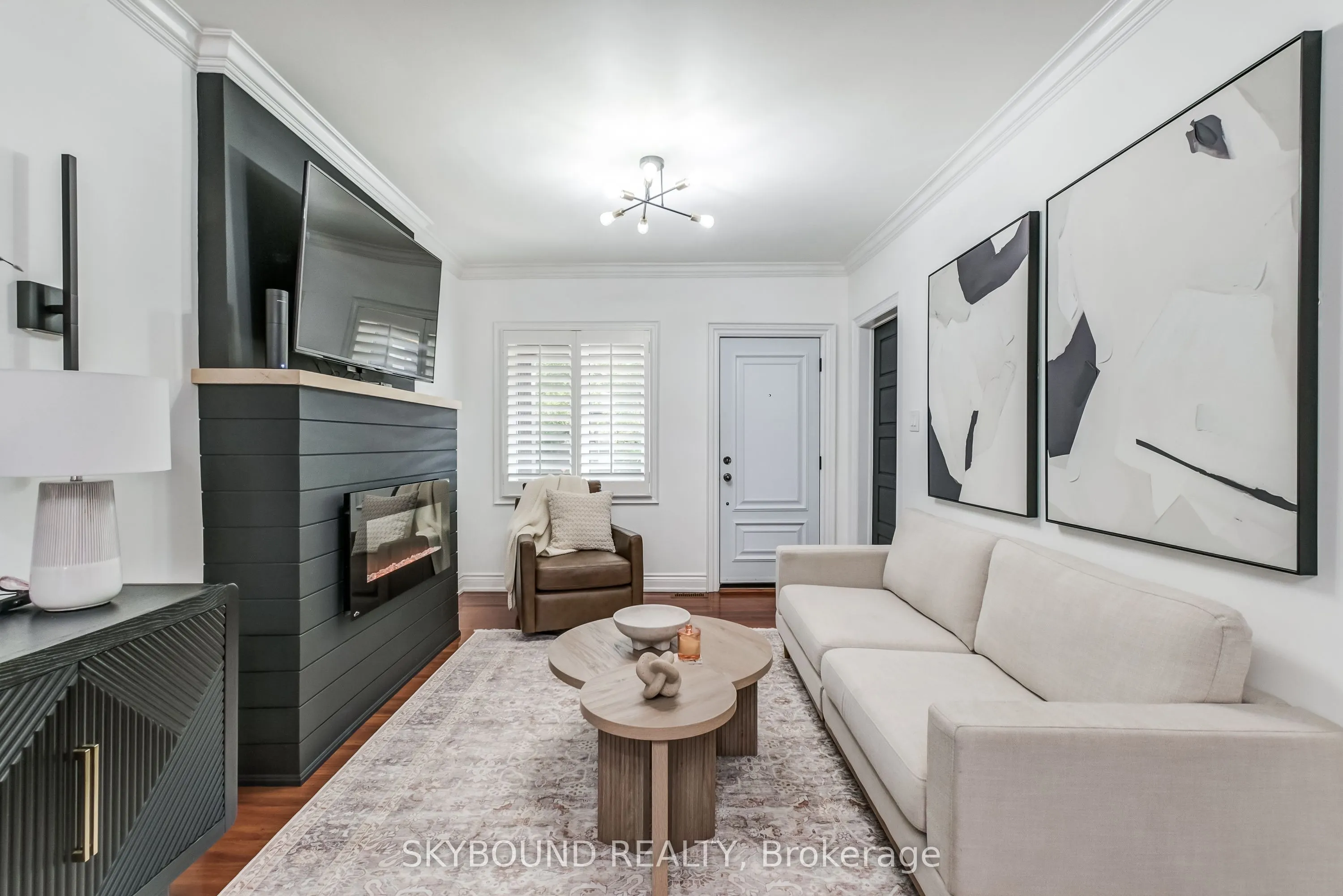 100 Florence Crescent