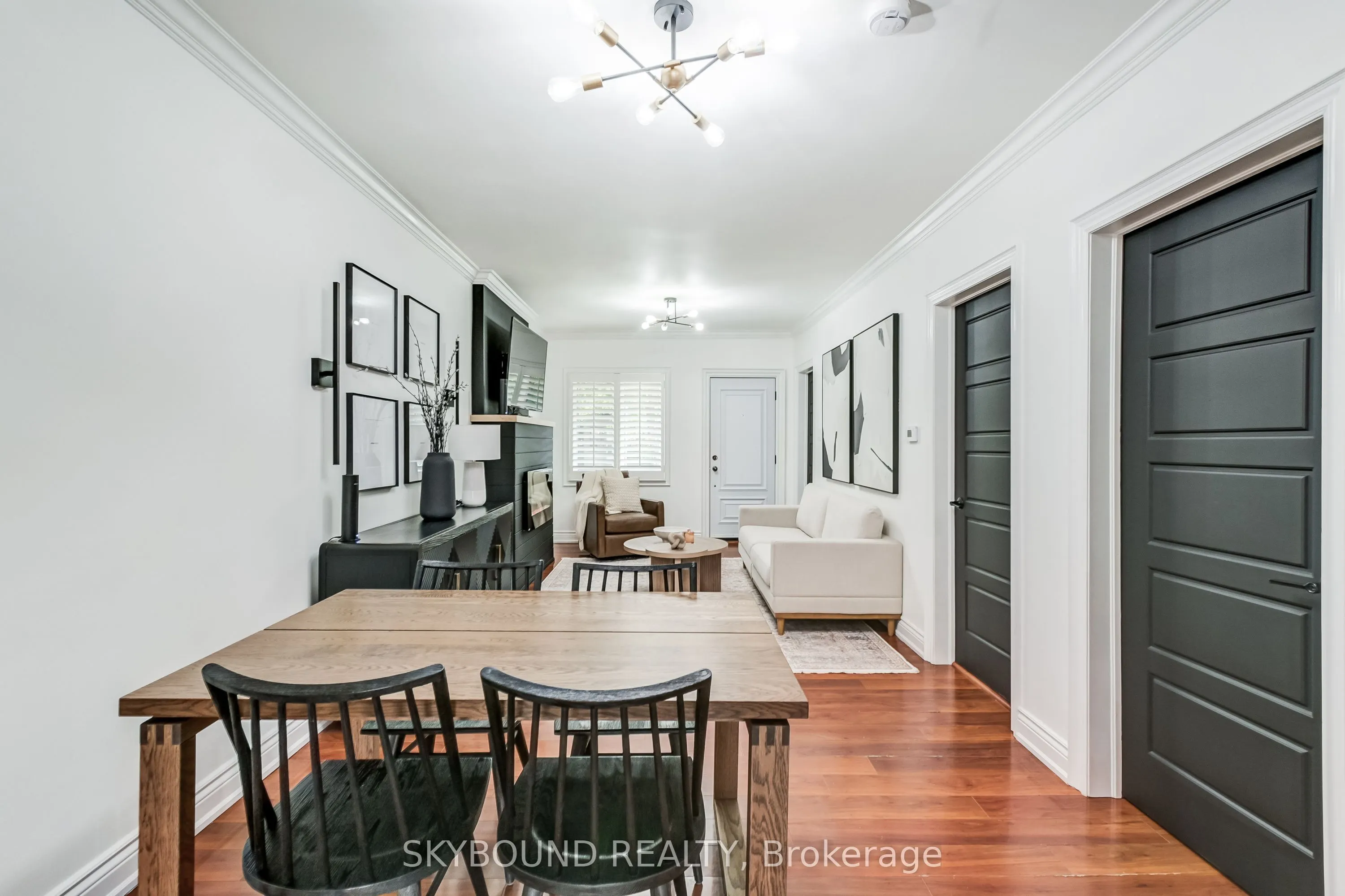 100 Florence Crescent
