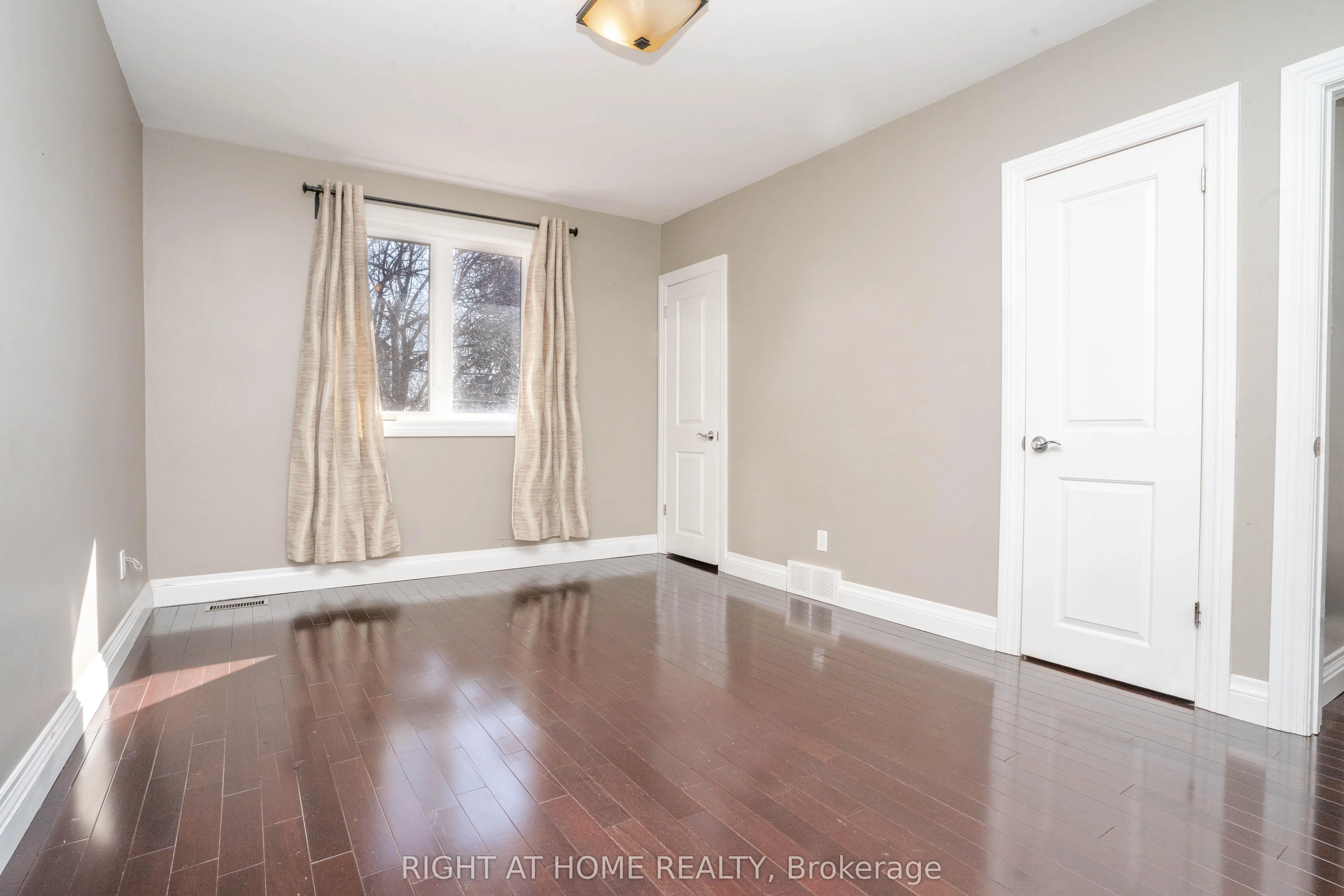 81A Shaver Avenue N, #Main