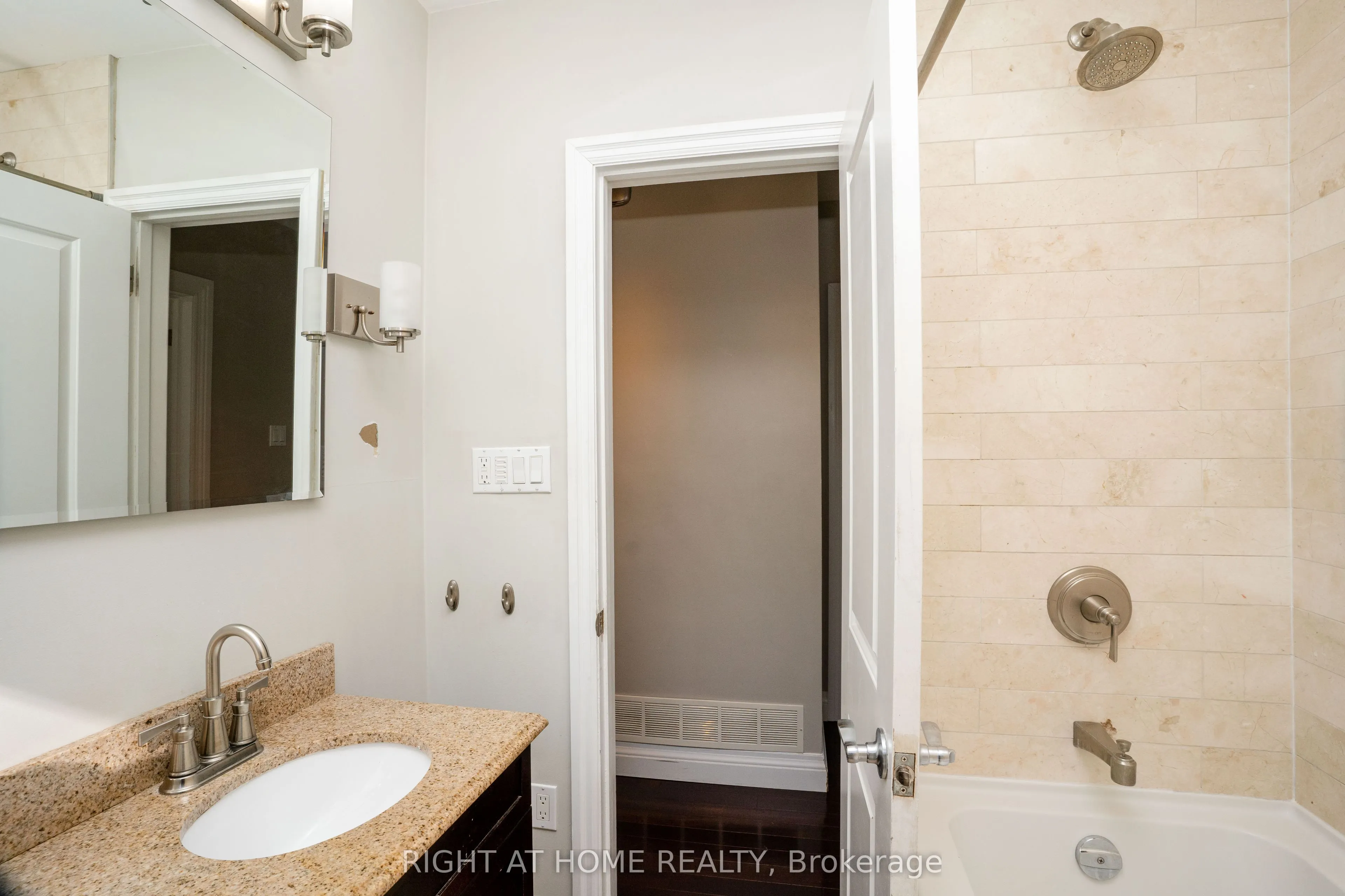 81A Shaver Avenue N, #Main