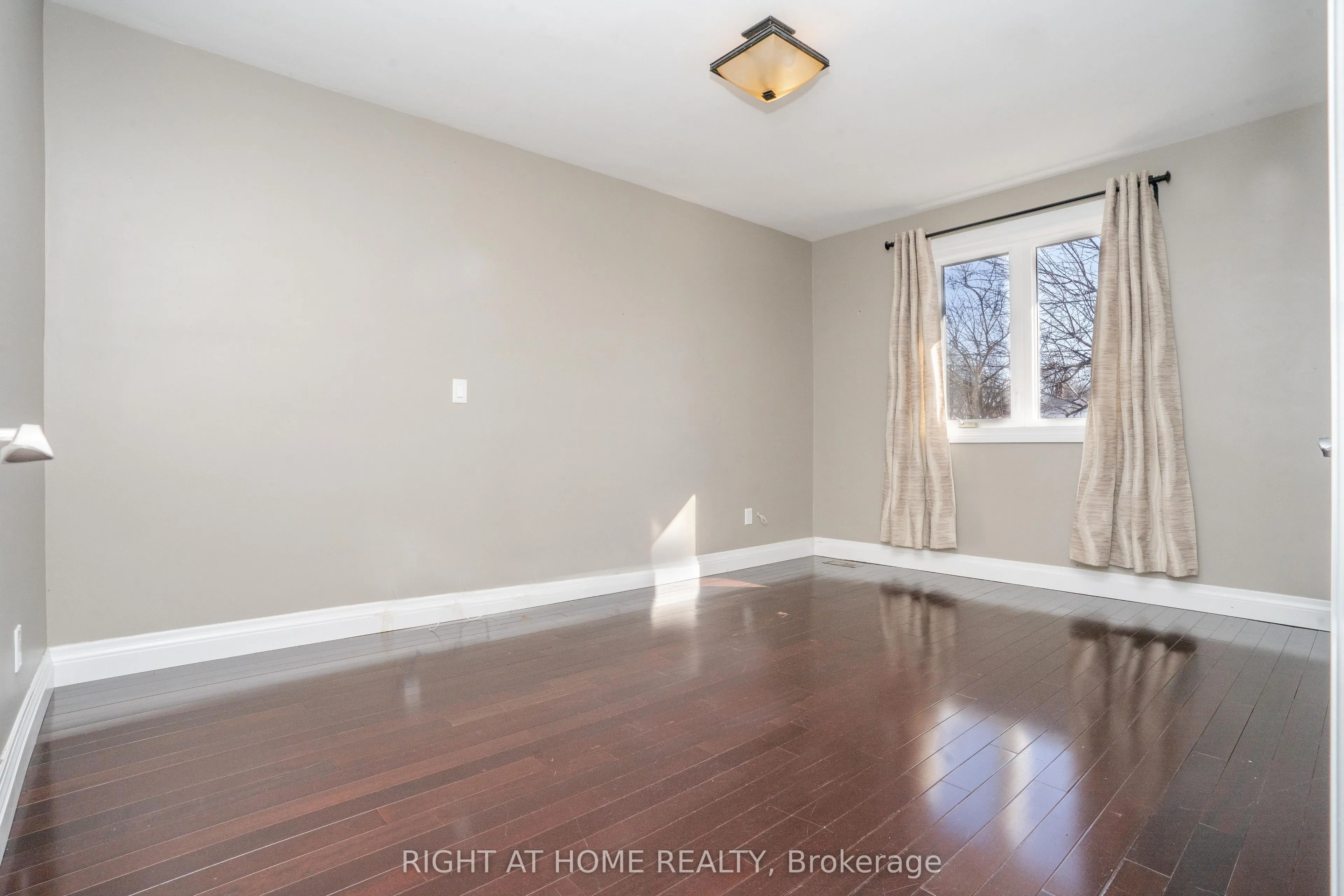 81A Shaver Avenue N, #Main
