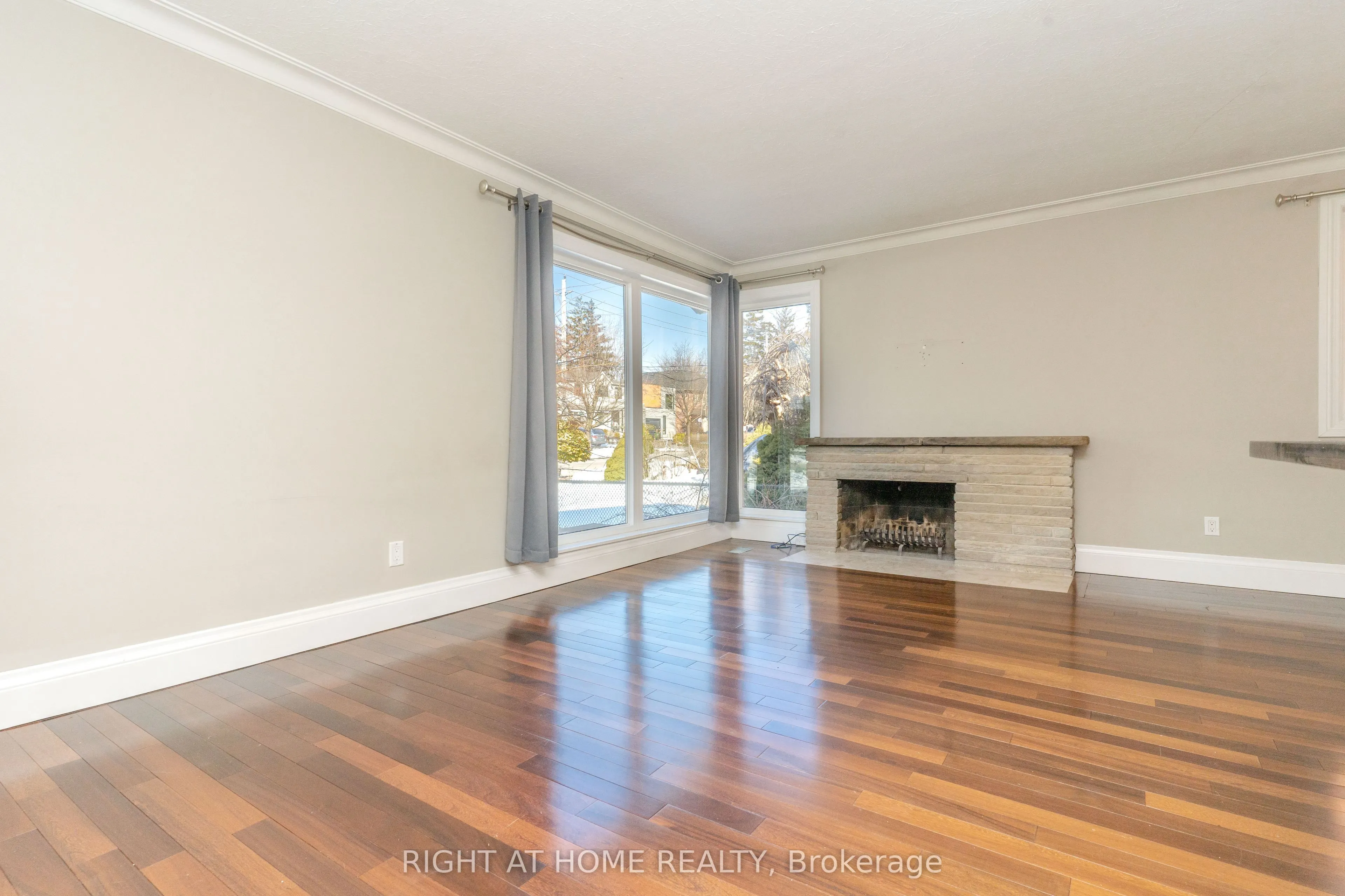 81A Shaver Avenue N, #Main