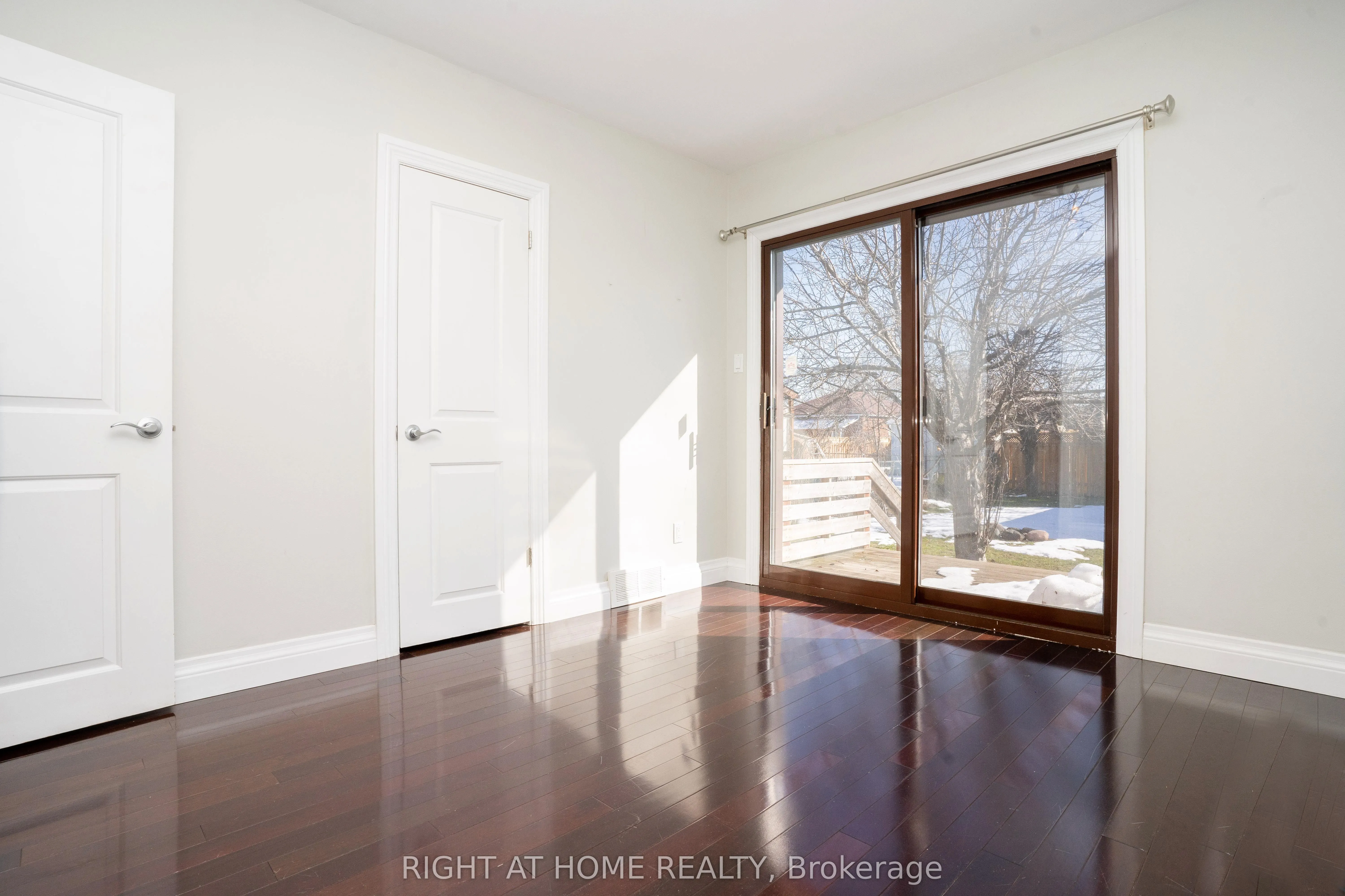 81A Shaver Avenue N, #Main