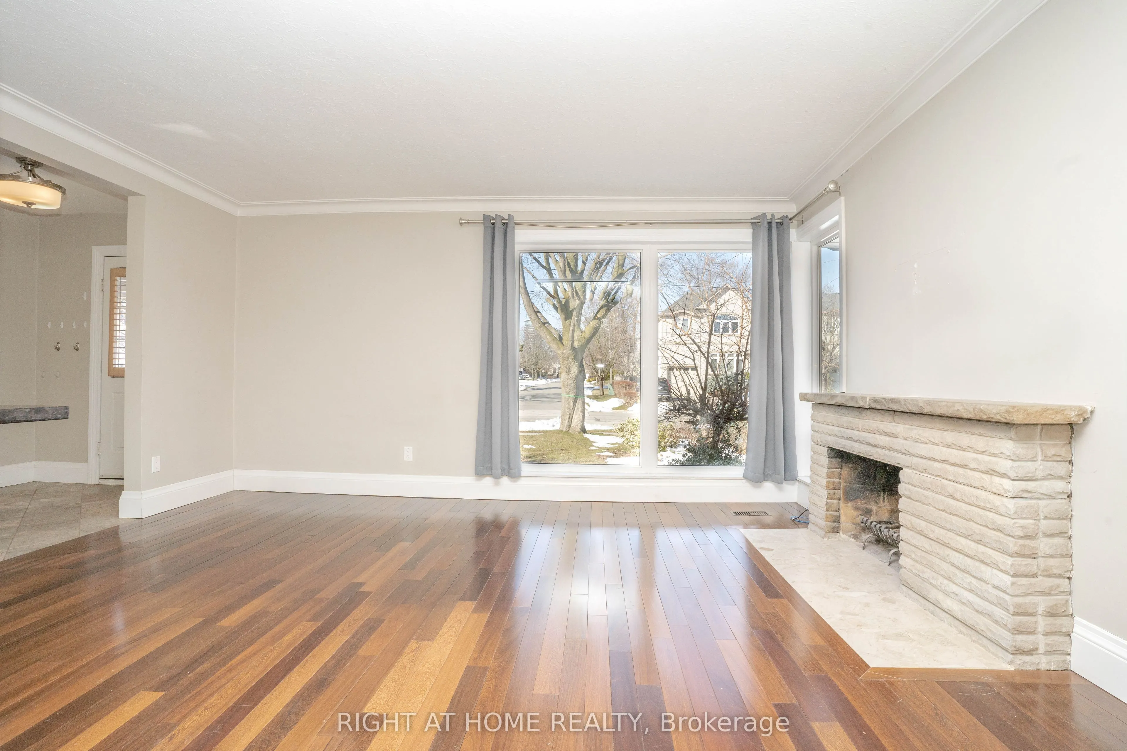 81A Shaver Avenue N, #Main