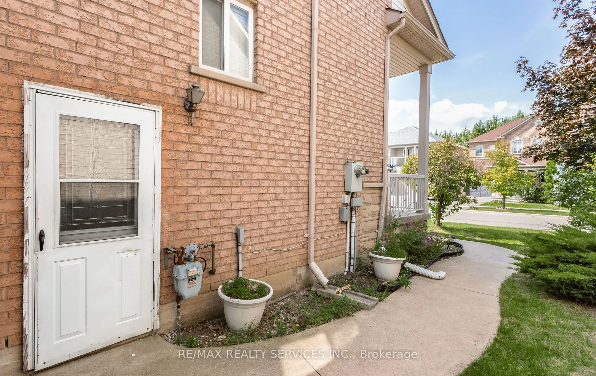 3770 Brinwood Gate