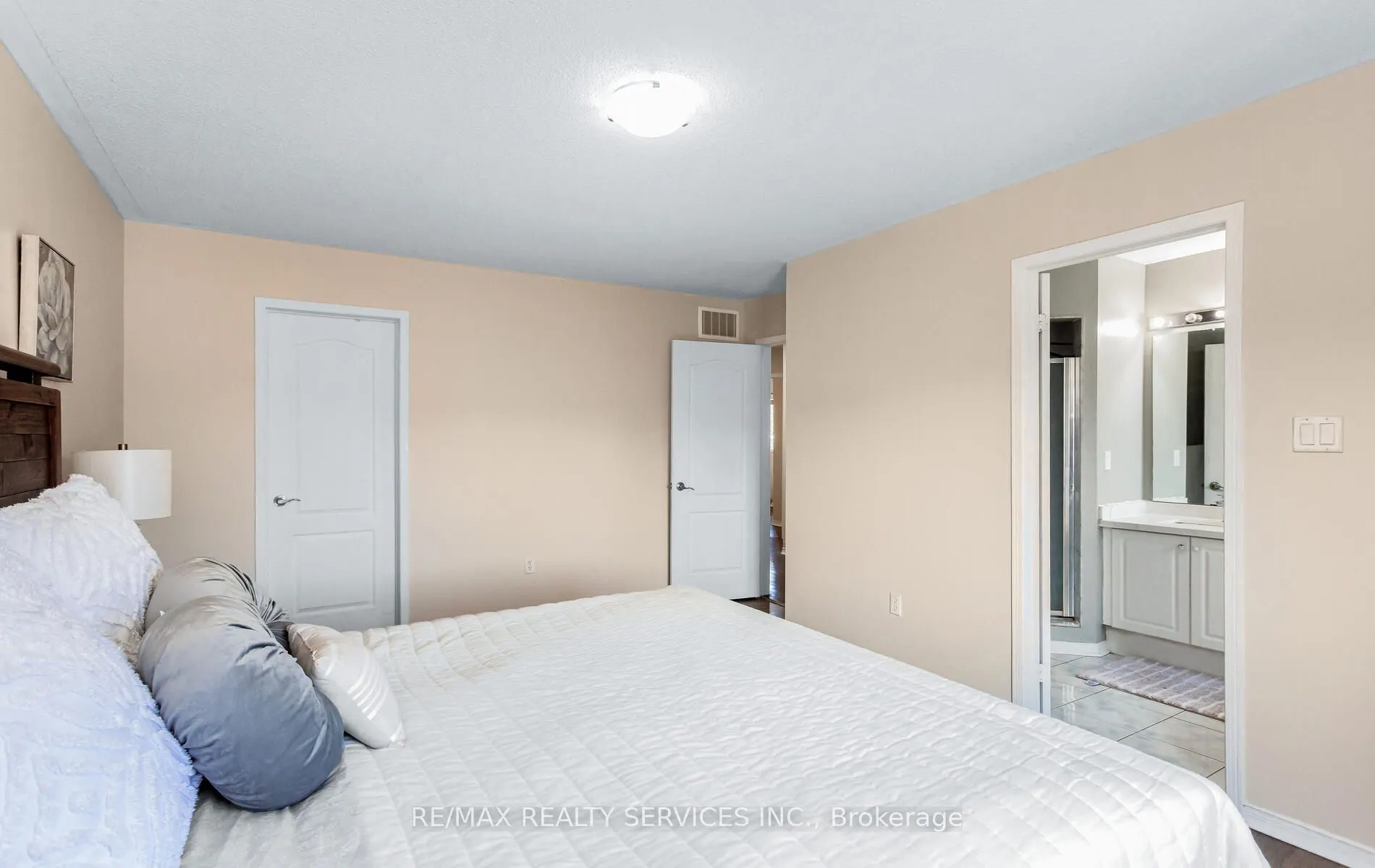3770 Brinwood Gate