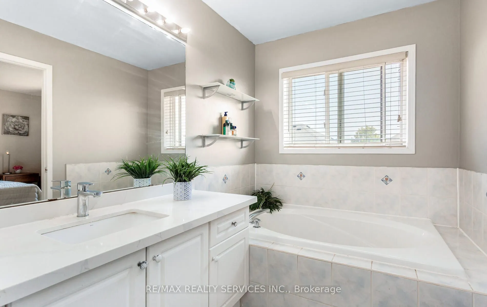 3770 Brinwood Gate