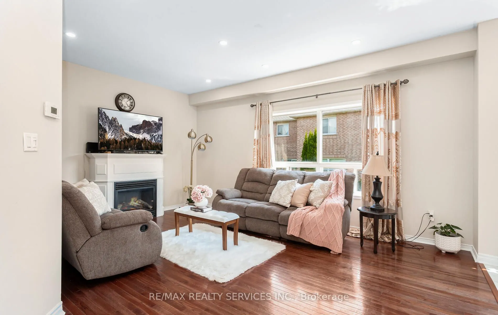 3770 Brinwood Gate