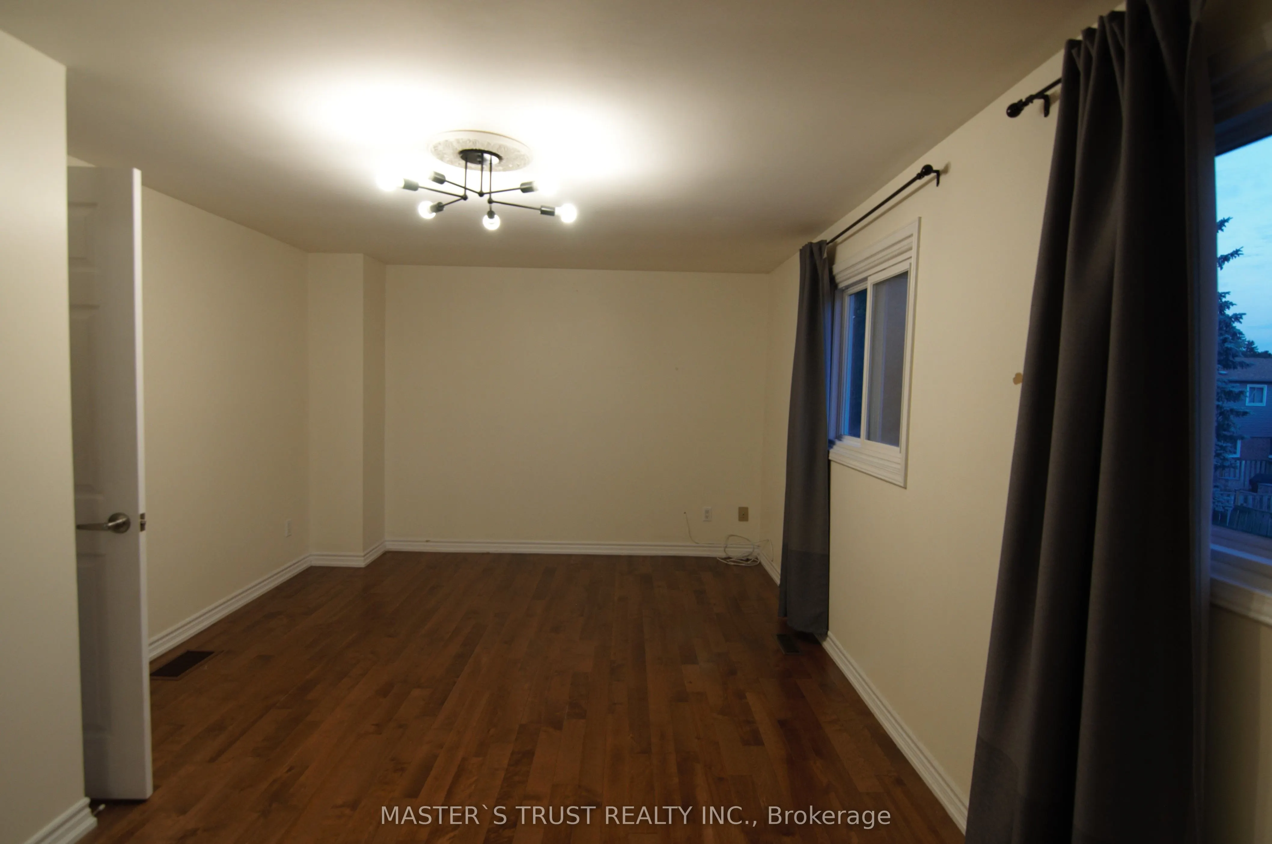 37 Cassander Crescent