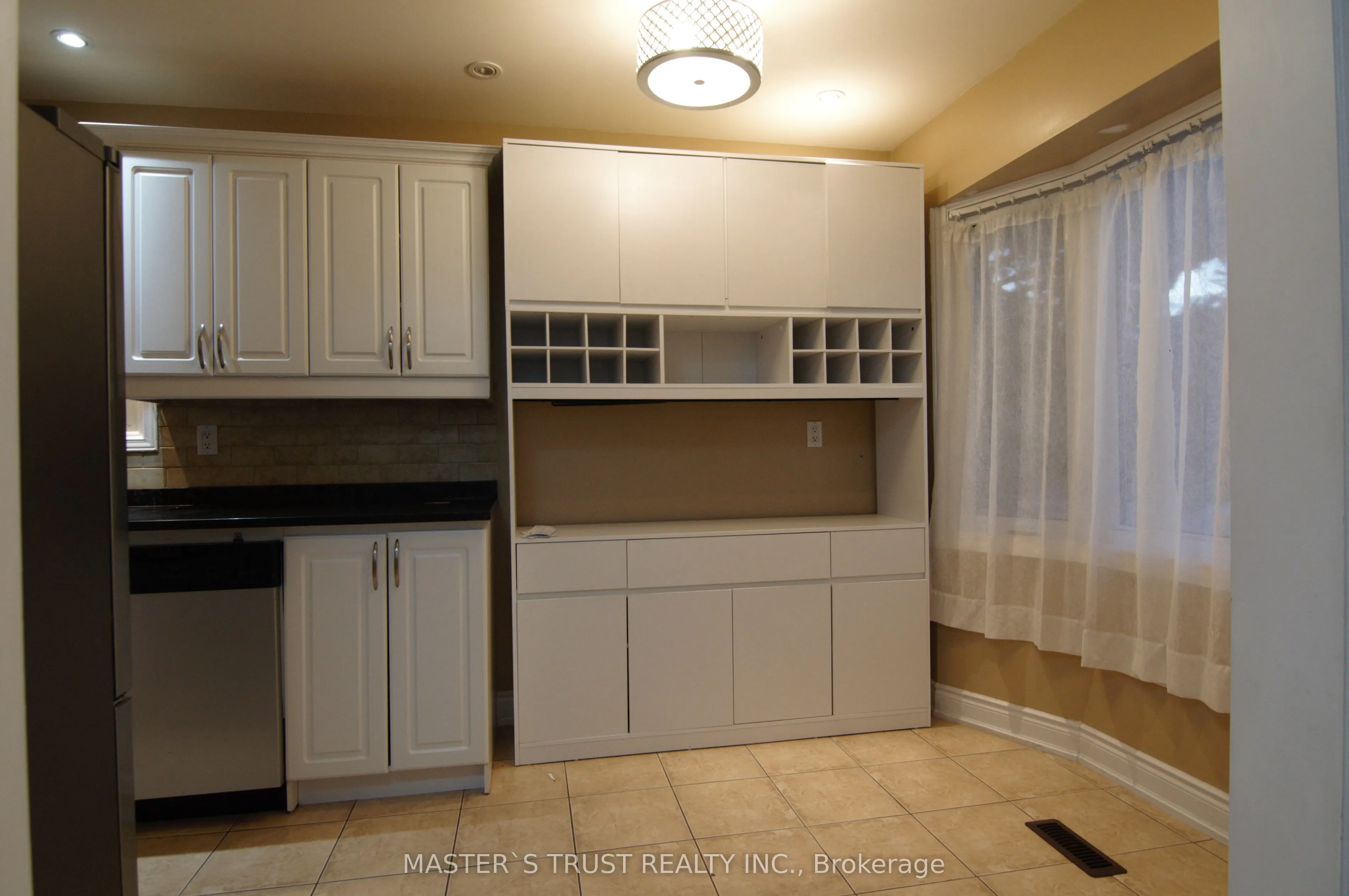 37 Cassander Crescent