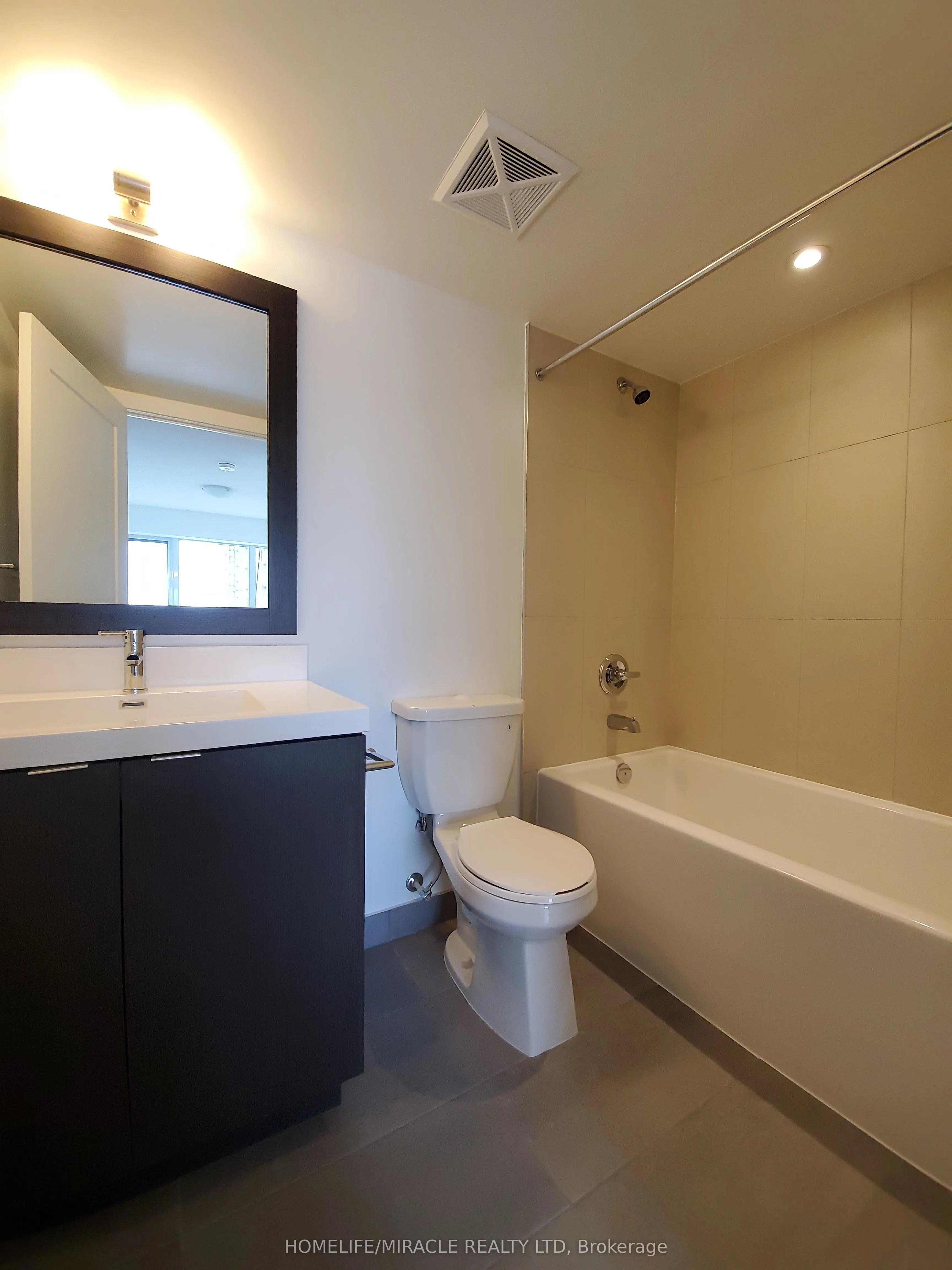 9 Mabelle Avenue, #1818