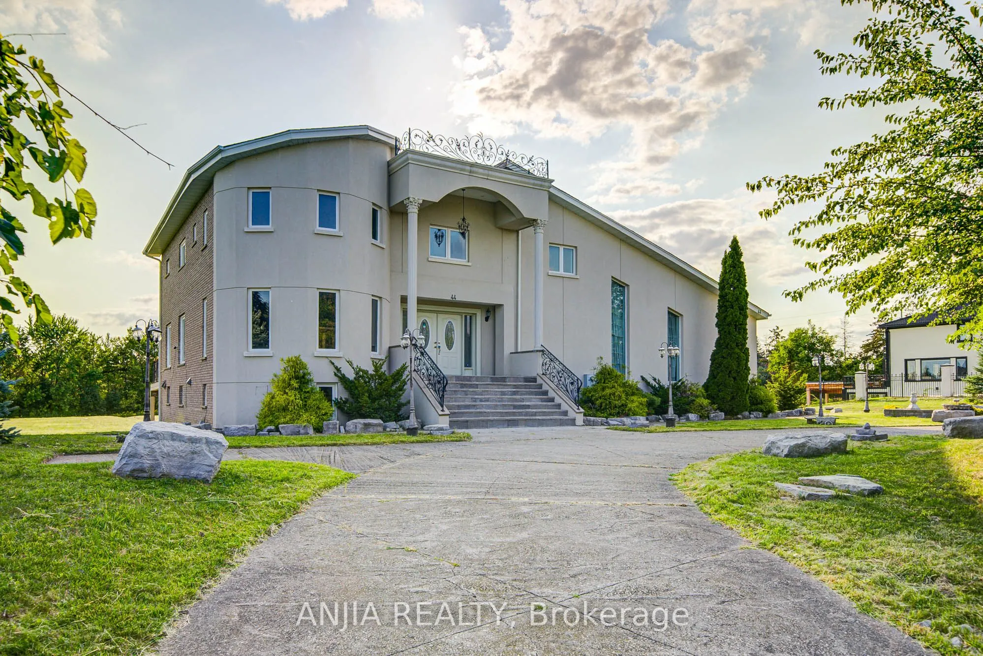 44 Bellini Avenue
