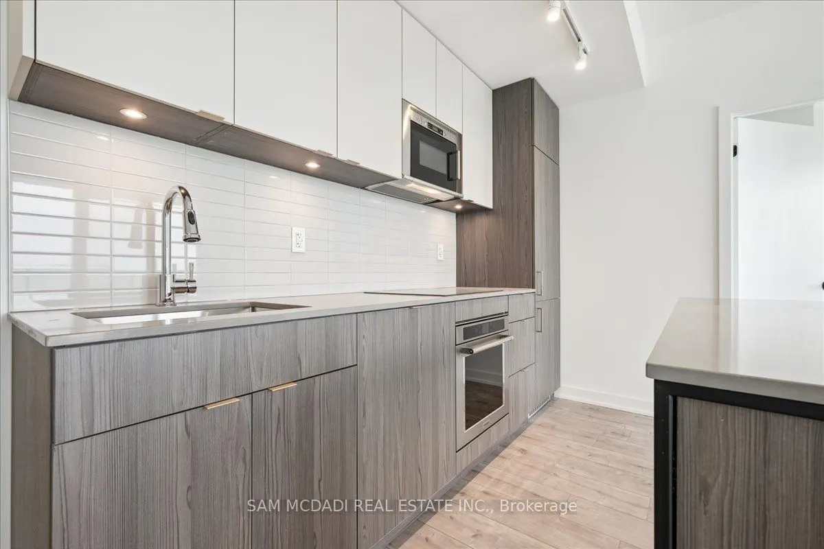 220 Missinnihe Way, #1001