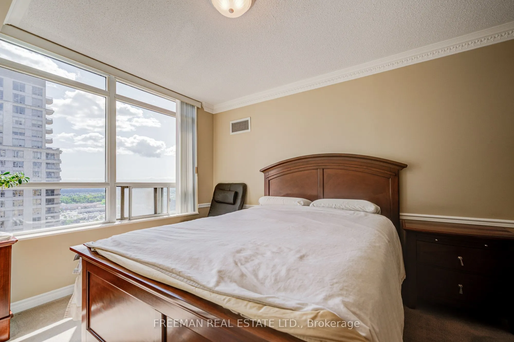 3888 Duke Of York Boulevard, #2331