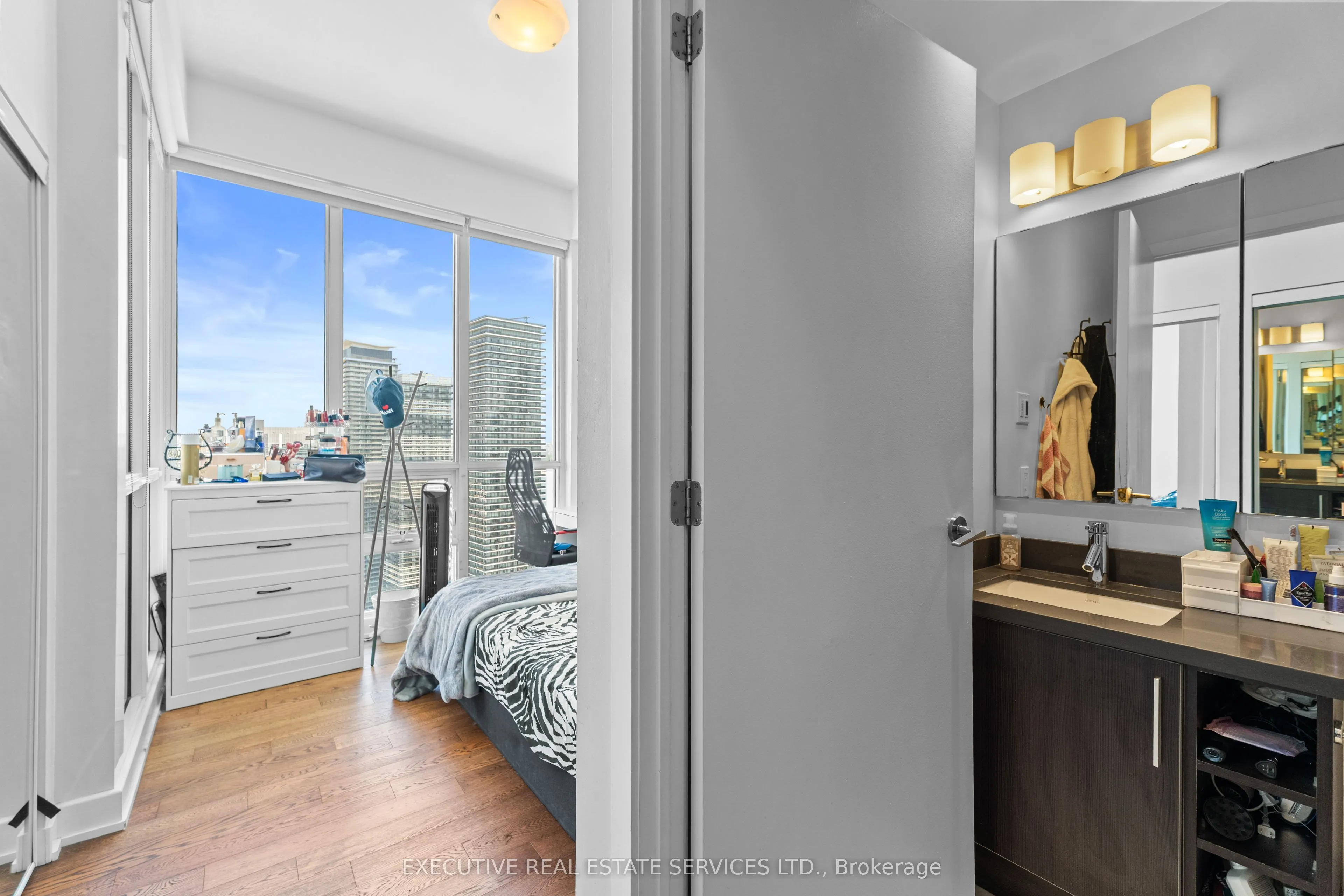 2200 Lakeshore Boulevard W, #LPH07