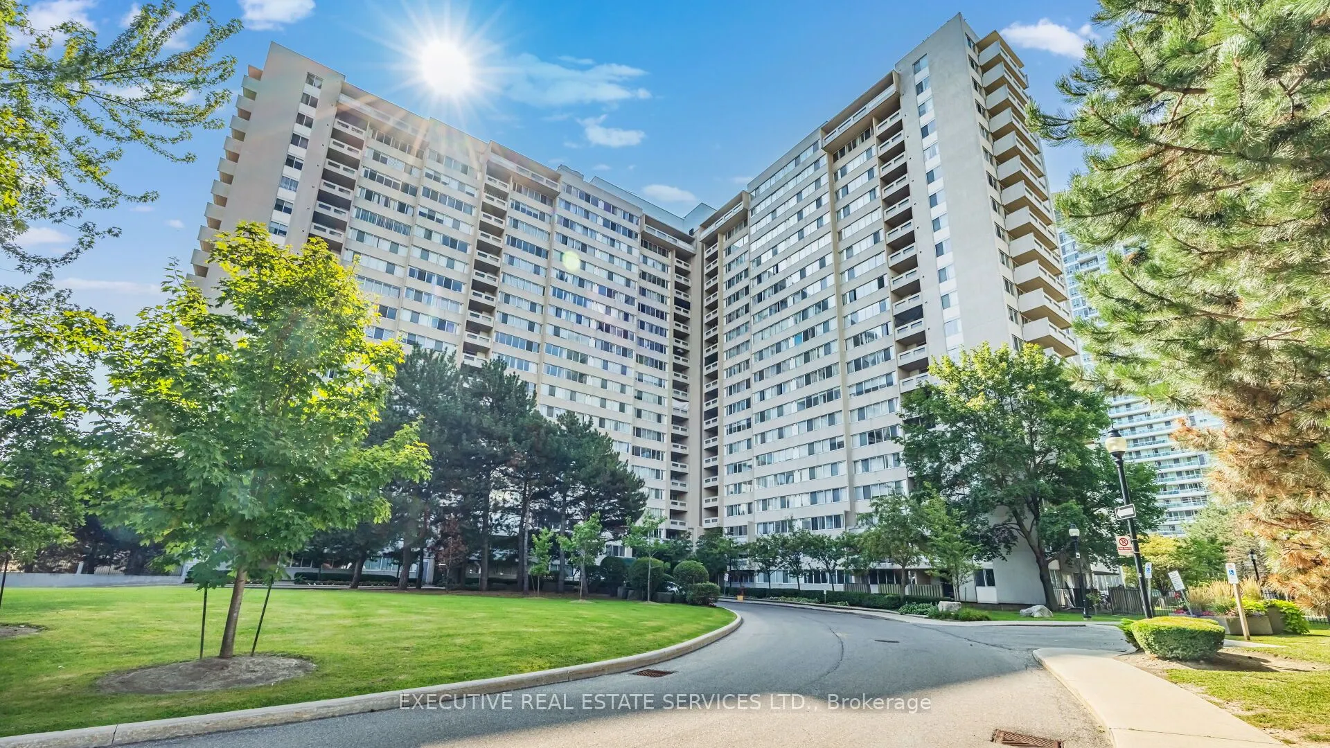 3590 KANEFF Crescent, #2002