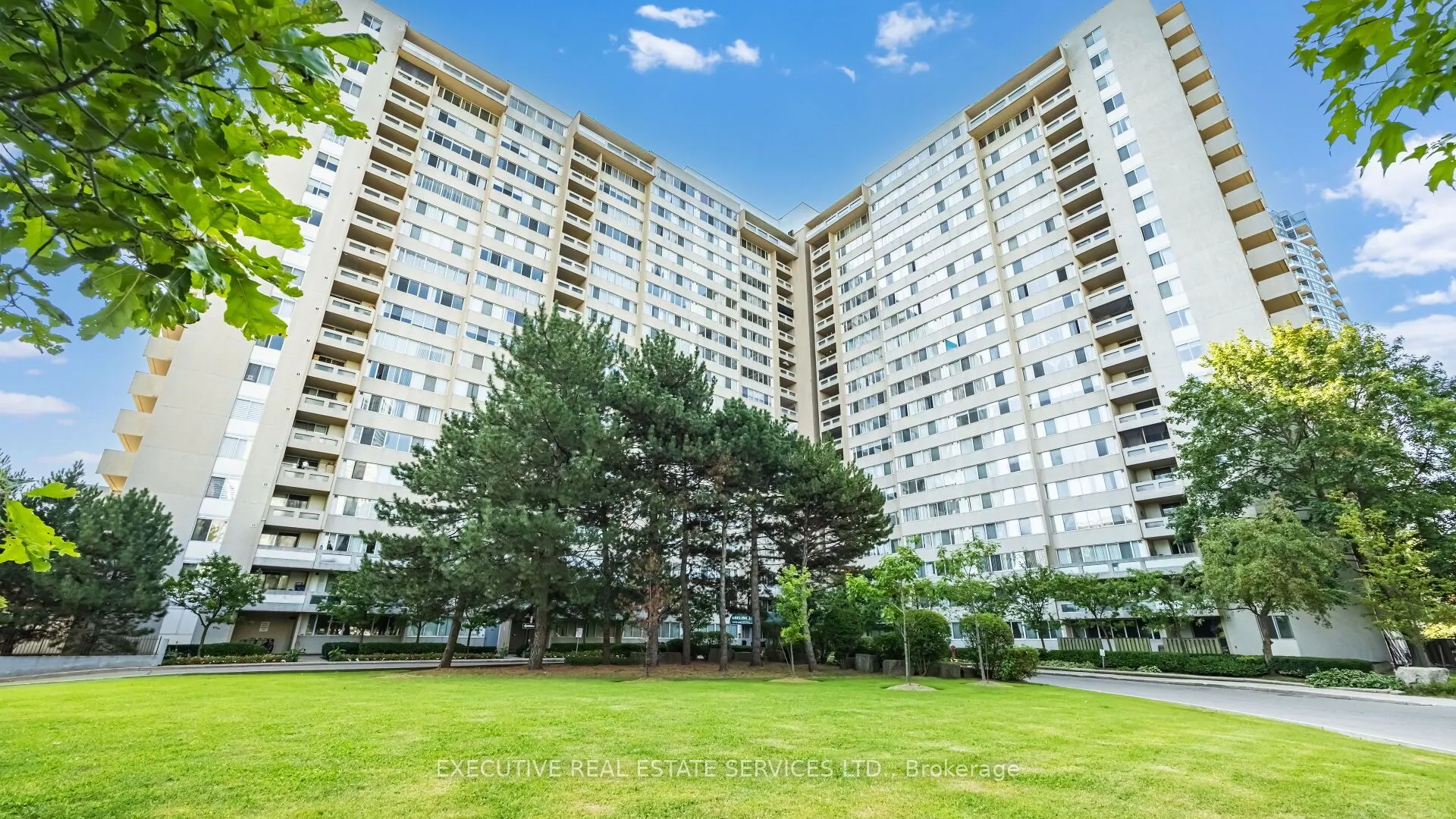3590 KANEFF Crescent, #2002