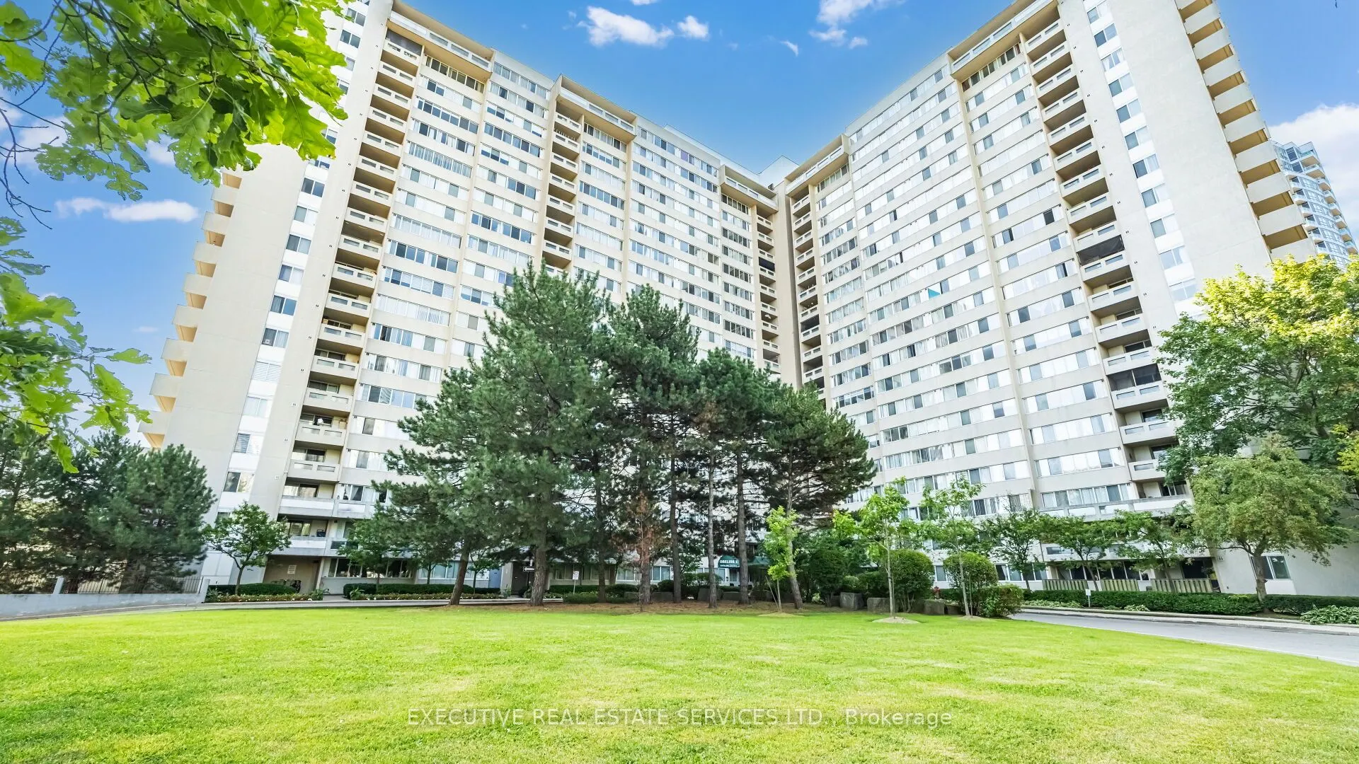 3590 KANEFF Crescent, #2002