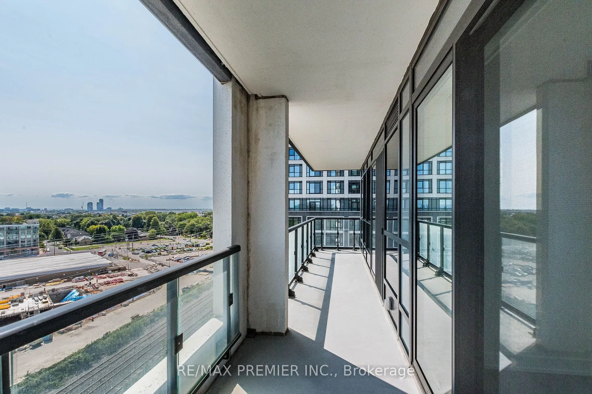 5 Mabelle Avenue, #1029