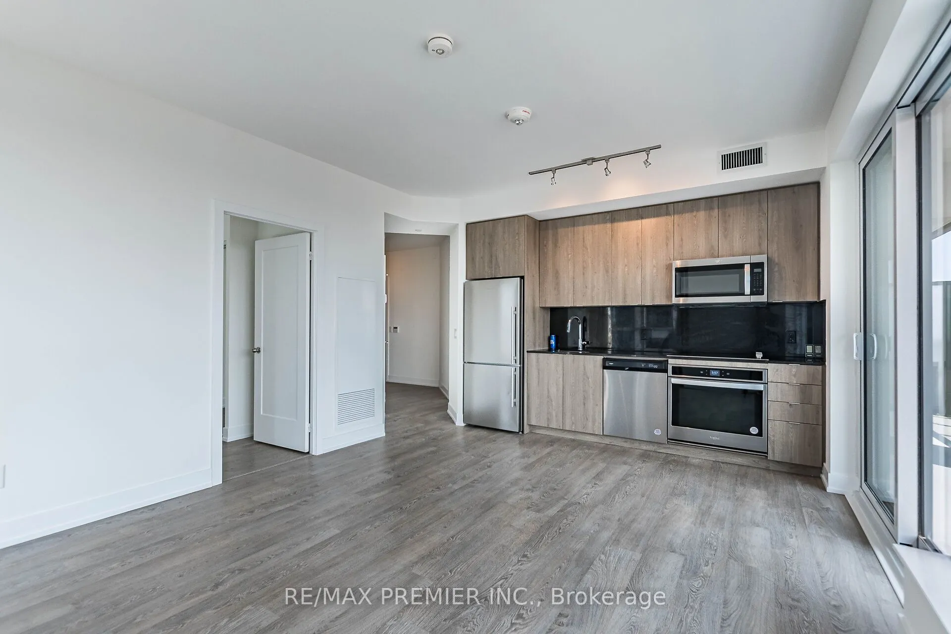 5 Mabelle Avenue, #1029